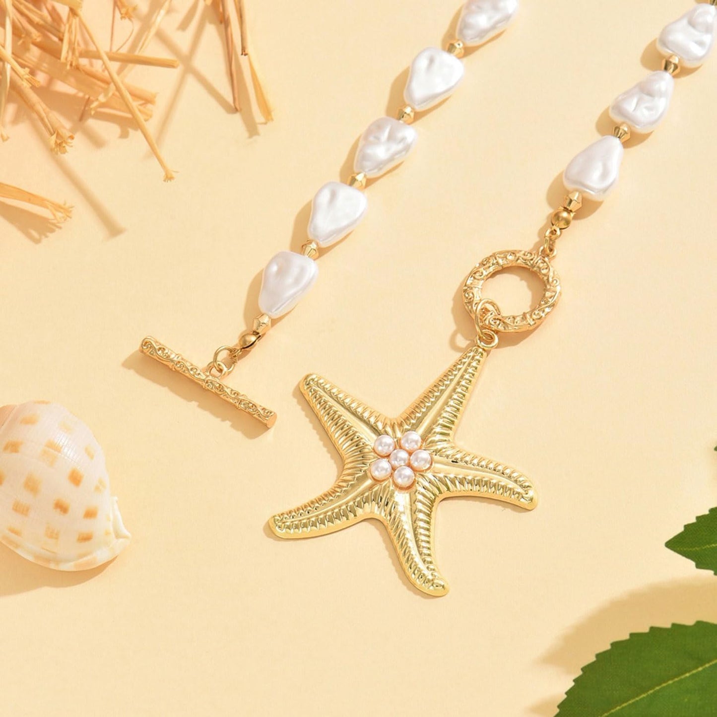 Chunky Gold Starfish Necklace for Women Big Gold Starfish Pendant Necklace Dainty Baroque Pearl Choker Necklaces Summer Beach Jewelry Gifts for Women (Shells)
