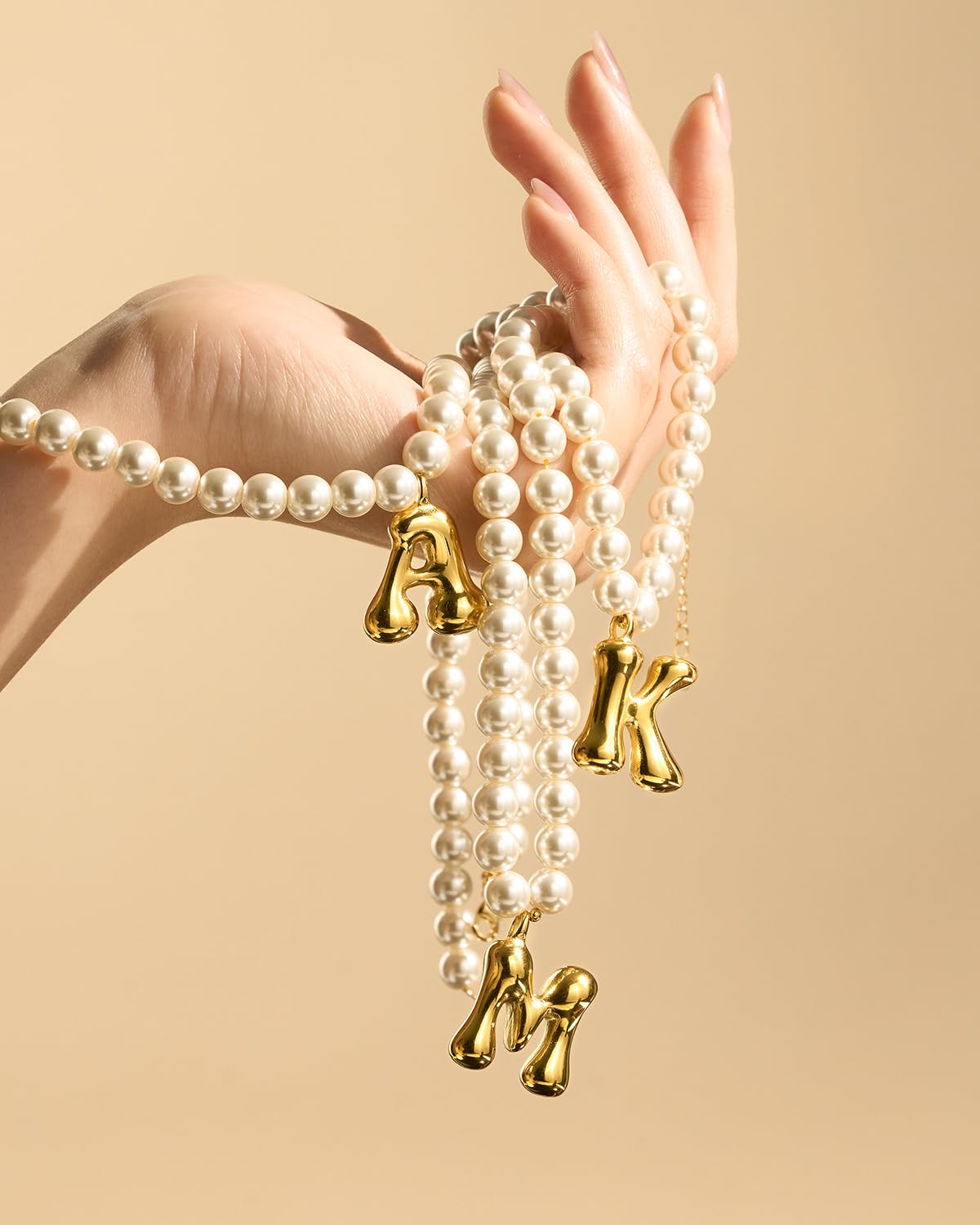 DoDoBeads Pearl Initial Necklace, 18K Gold Plated Stainless Steel Balloon Letter Pendant Q, Non-Tarnish Waterproof Chunky Monogram Jewelry Gifts for Women Teens
