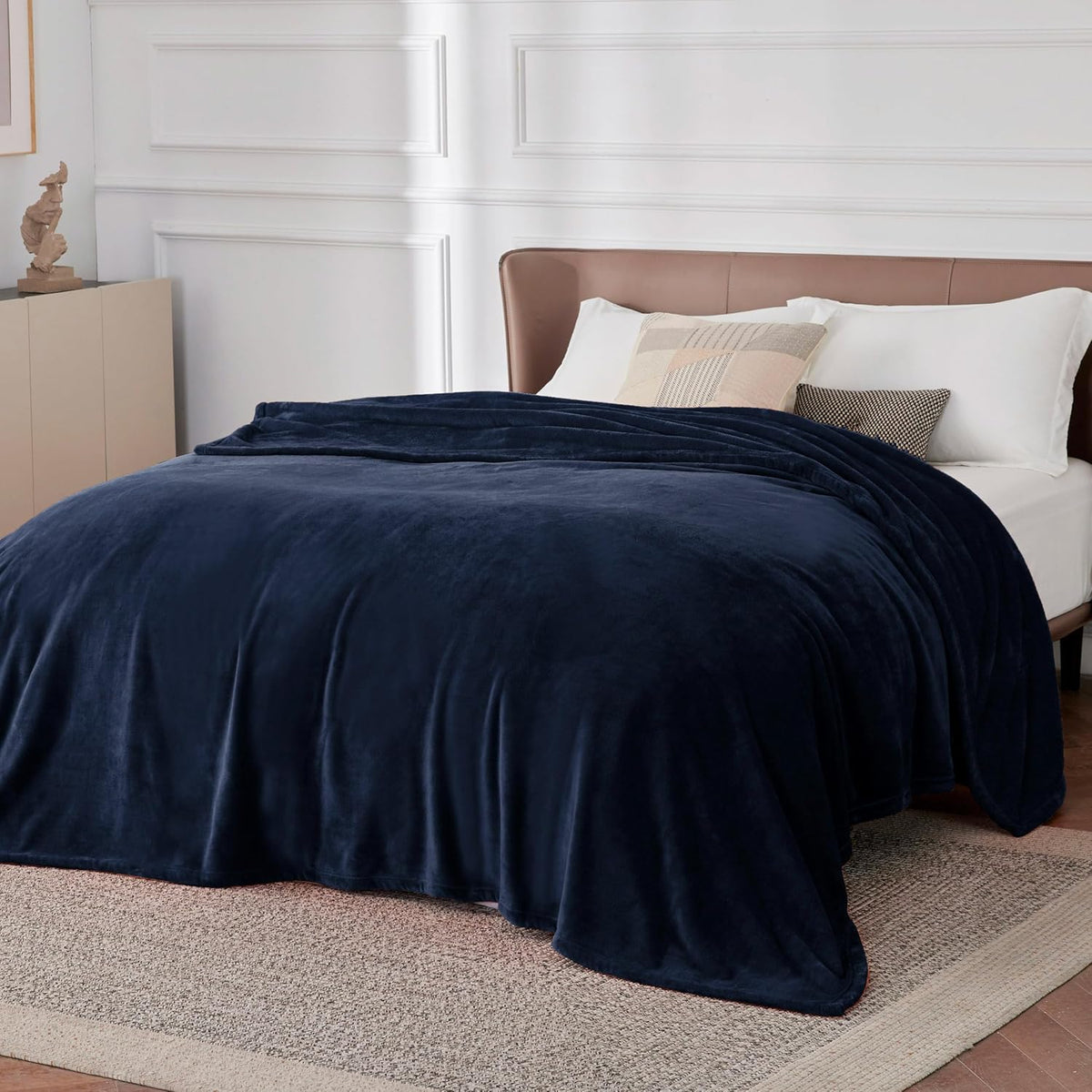 Bedsure Navy Fleece Blankets Queen Size - Bed Blanket Blue Soft Lightweight Plush Fuzzy Cozy Luxury Microfiber, 90x90 inches