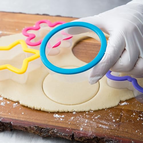 Wilton 4-Piece Comfort Grip Cookie Cutter Set, Assorted