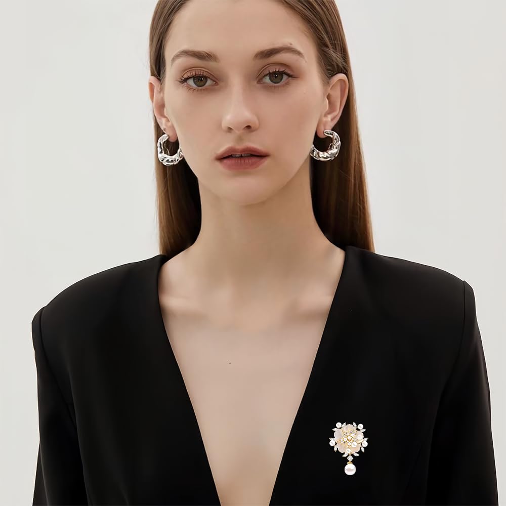 EMEGCY Gold Pearl Flower Brooch for Women Pearl Pin Flower Lapel Pin 18K Gold Plated Rhinestone Jewelry Gift for Mom Wife Sister Bride Wedding Brooches