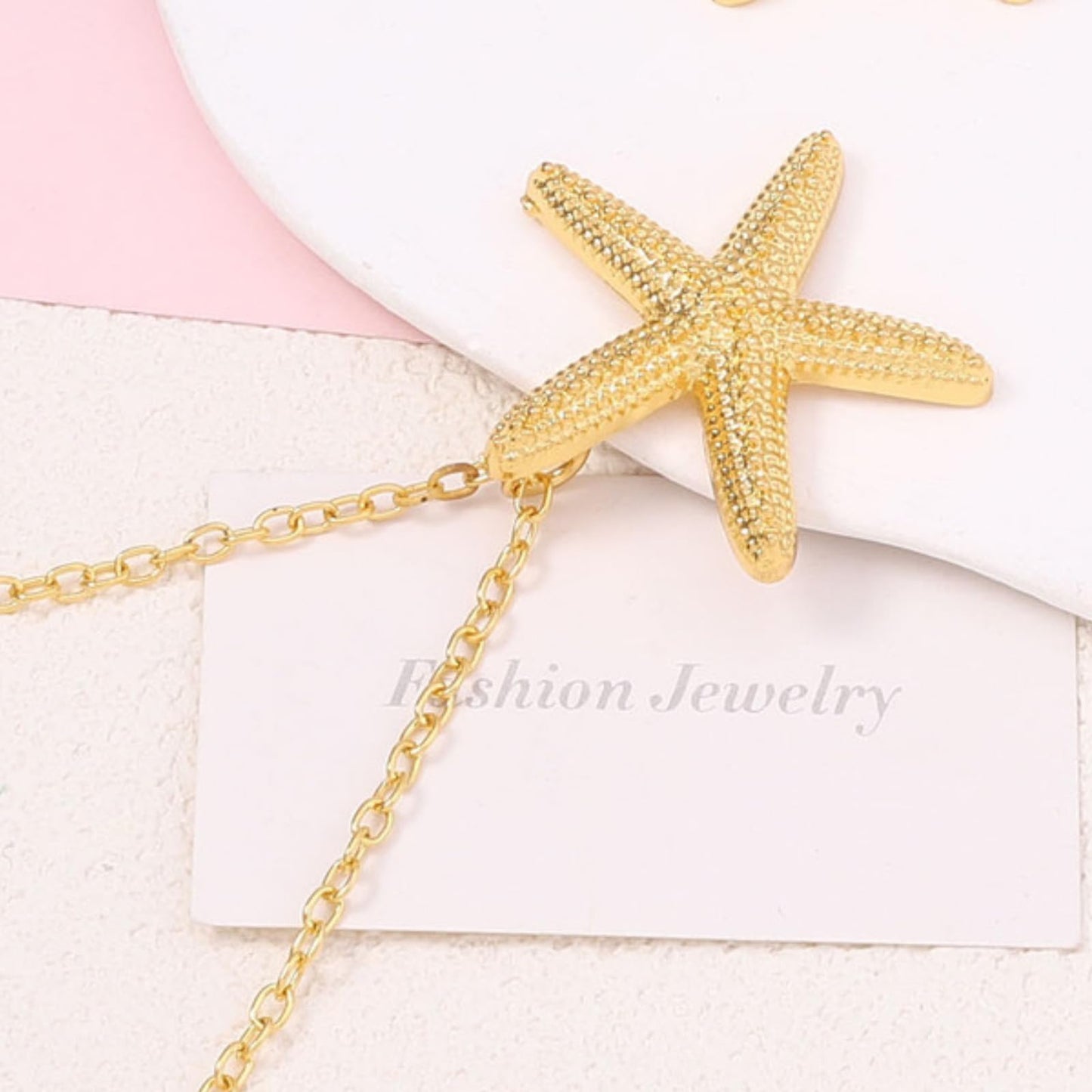 Frodete Starfish Necklace for Women Beach Necklaces Jewelry Layered Choker Drop Dangle Summer Vacation Outfits Theme Conch Seashell Accessories Ocean Pendant Dress Costume