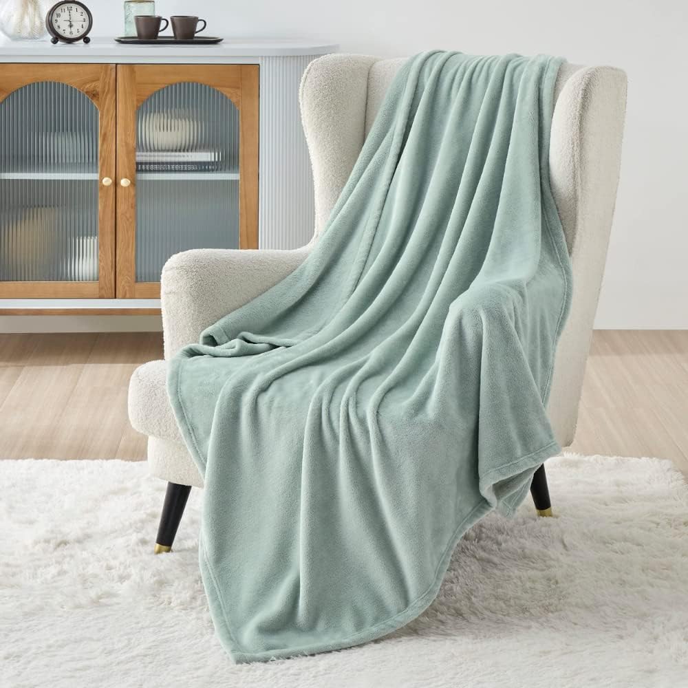 Bedsure Twin XL Fleece Blanket Dorm Bedding - Lightweight Soft Cozy Blankets for Bed, Sofa, Couch, Travel, Camping, Sage Green, 66"x90"