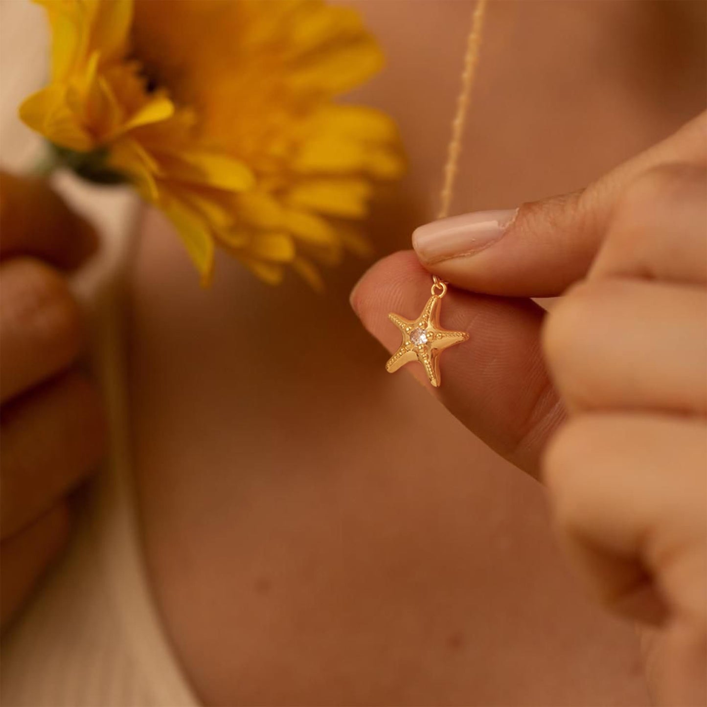 MTMY Gold Starfish Necklace 14K Gold Plated Shell Conch Ocean Pendant Necklace for Women Beach Summer Jewelry(Starfish)