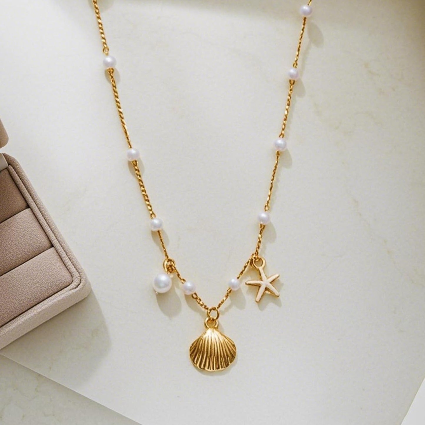 Seashell Charm Necklace for Women Starfish Conch Pendant Pearl Necklaces Trendy Beach Jewelry for Vacation