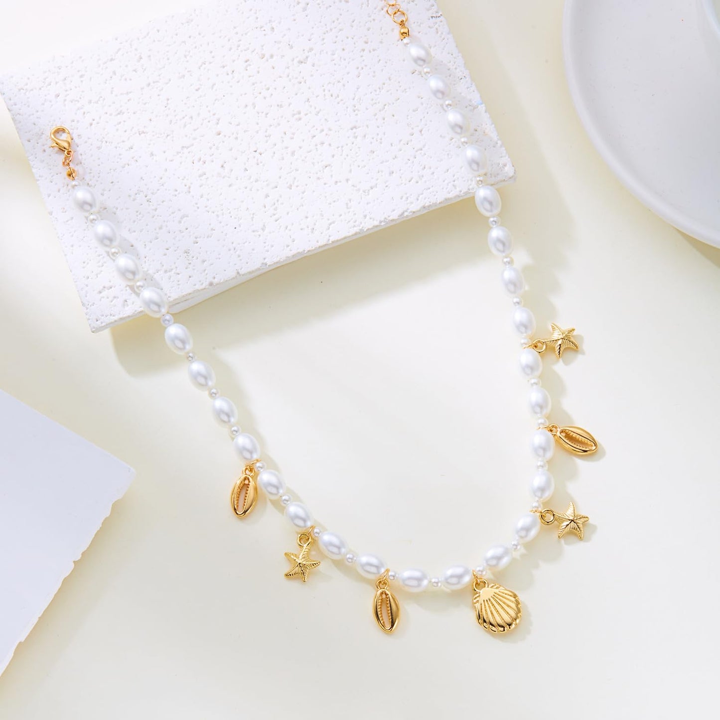 Pearl Gold Starfish Seashell Necklace for Women Boho Mermaid Pearl Beaded Necklace Trendy Gold Starfish Shell Charms Necklaces Summer Beach Vacation Jewelry Accessories (B)