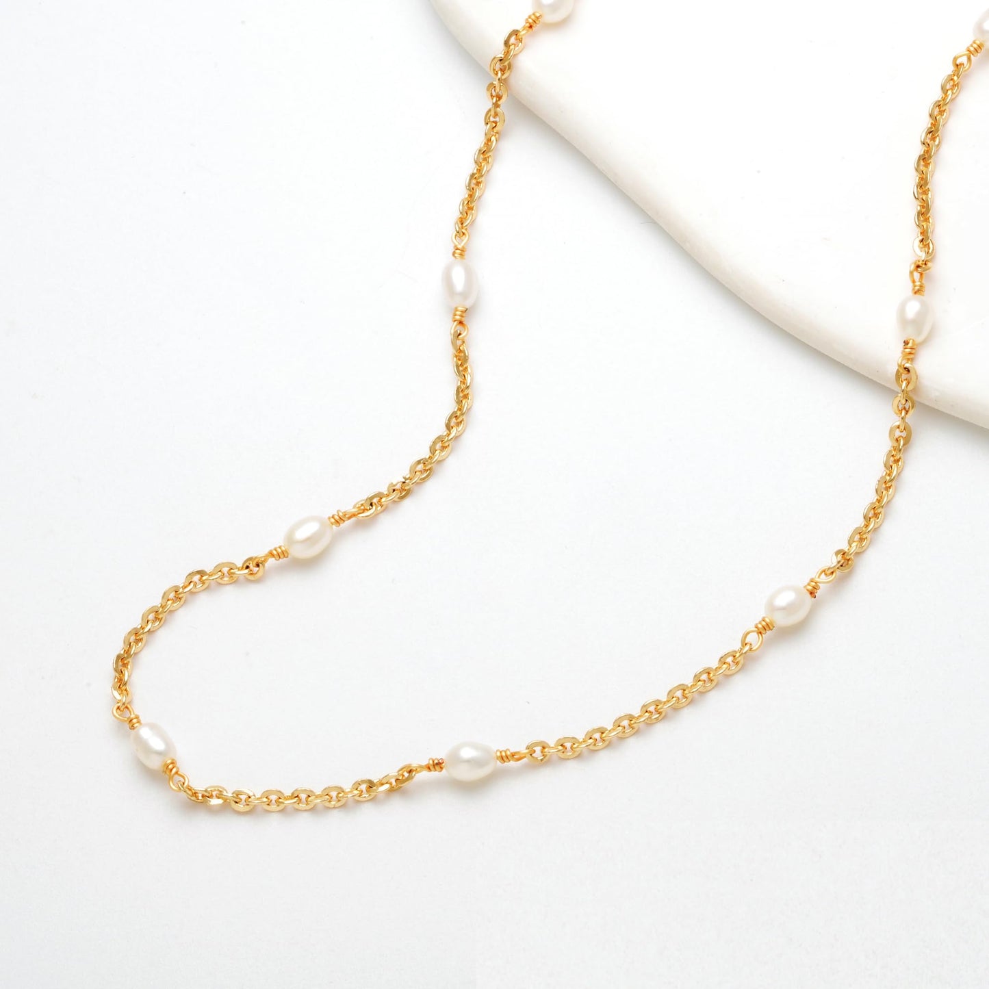 MTMY Beaded Necklaces for Women 14K Gold Plated Dainty Colorful Green/Rose Beaded Pearl Choker Necklace Delicate Boho Choker Necklace Jewelry Gift (Oval pearl)