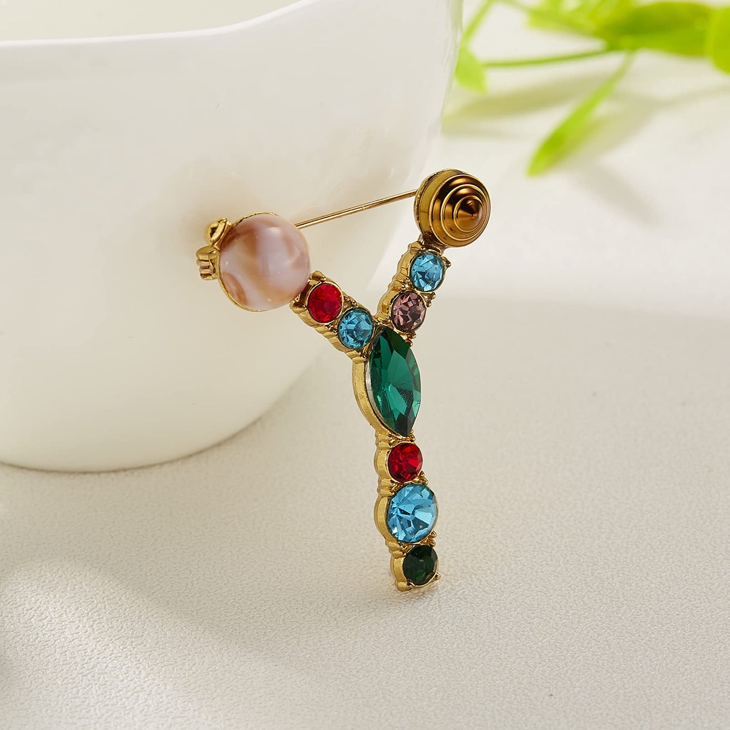 RINHOO Crystal Pearl Initial Brooch Gold Plated Enamel Colorful Letter Alphabet Breastpin Pin Jewelry for GIFTS (Gold Y)