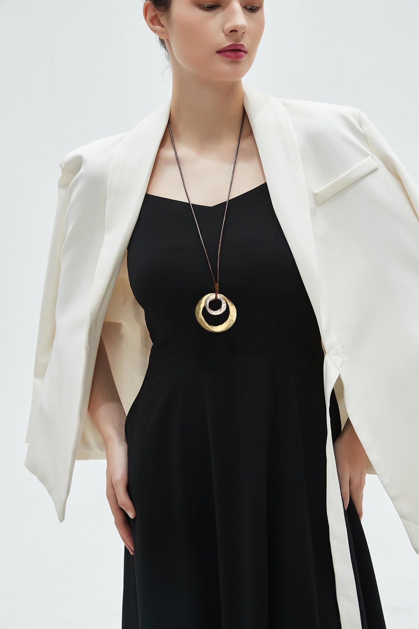 joymiao Boho Layered Necklace Vintage Necklace for Cowgirls Hippie Choker Necklace Leather Wrap Necklace for Women