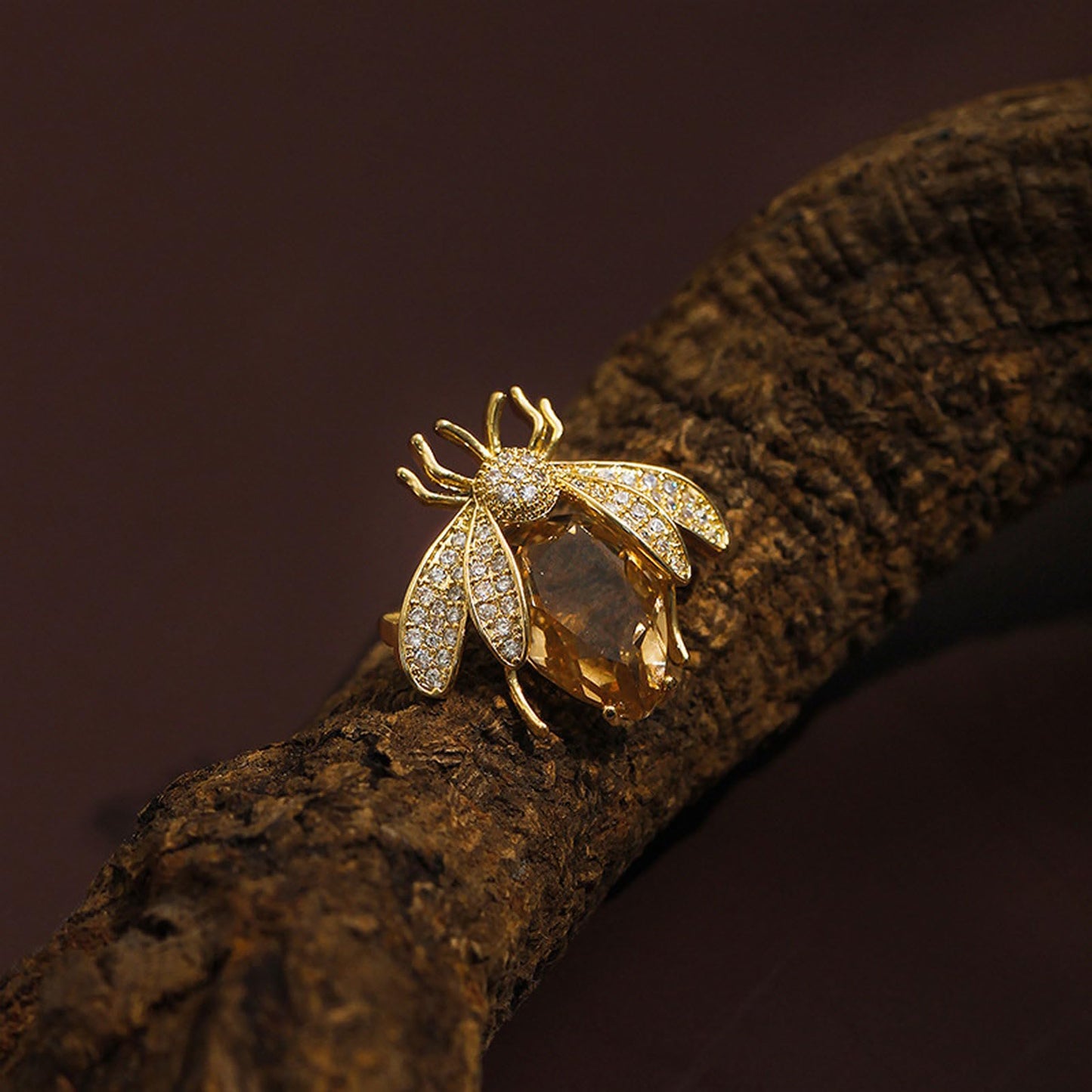 Crystal Bee Brooch for Women Zirconia Bee Pin Bee Jewelry Birthday Mother's Day for Mother Wife Girlfriend