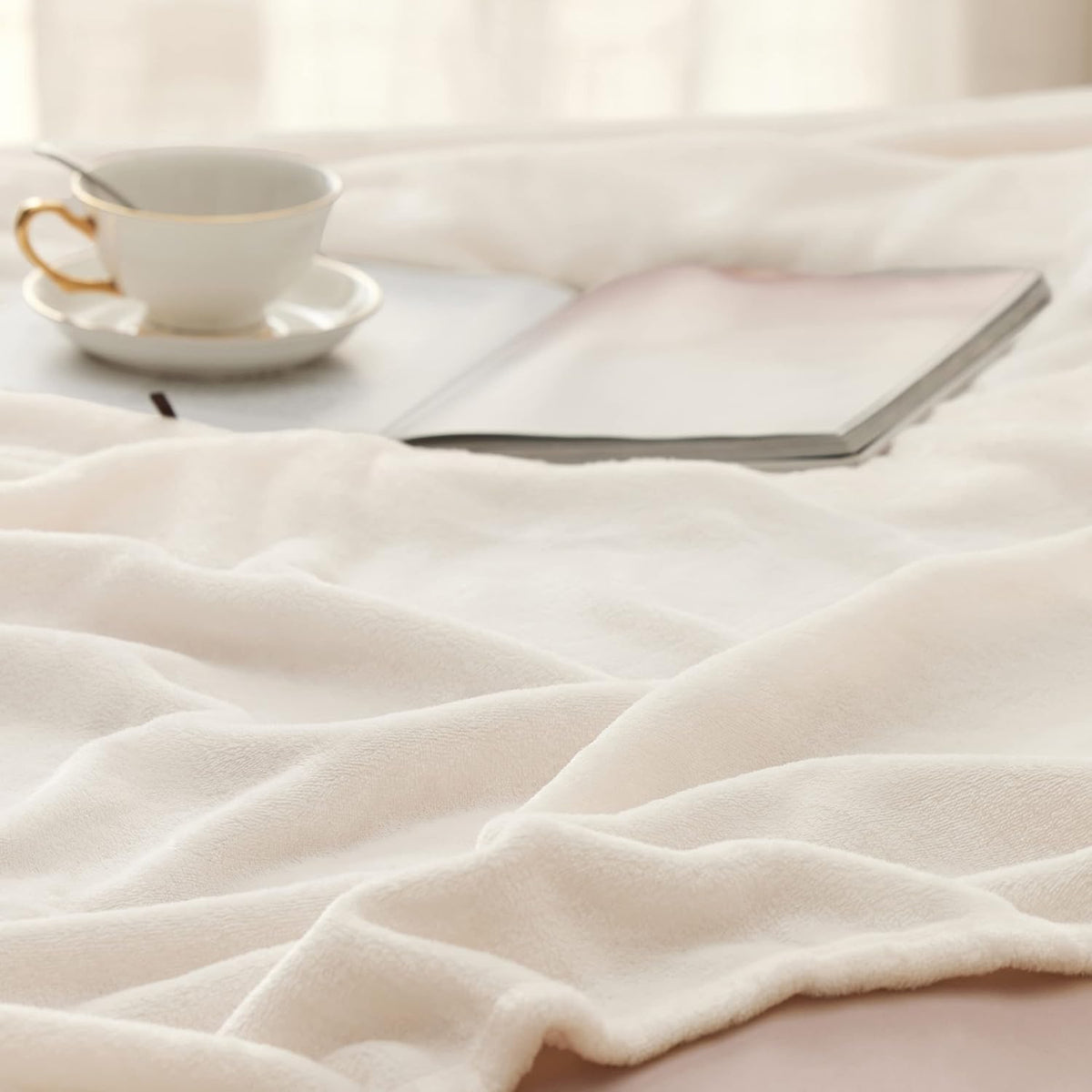 Bedsure Fleece Throw Blanket for Couch Cream - Lightweight Plush Fuzzy Cozy Soft Blankets and Throws for Sofa, 50x60 inches