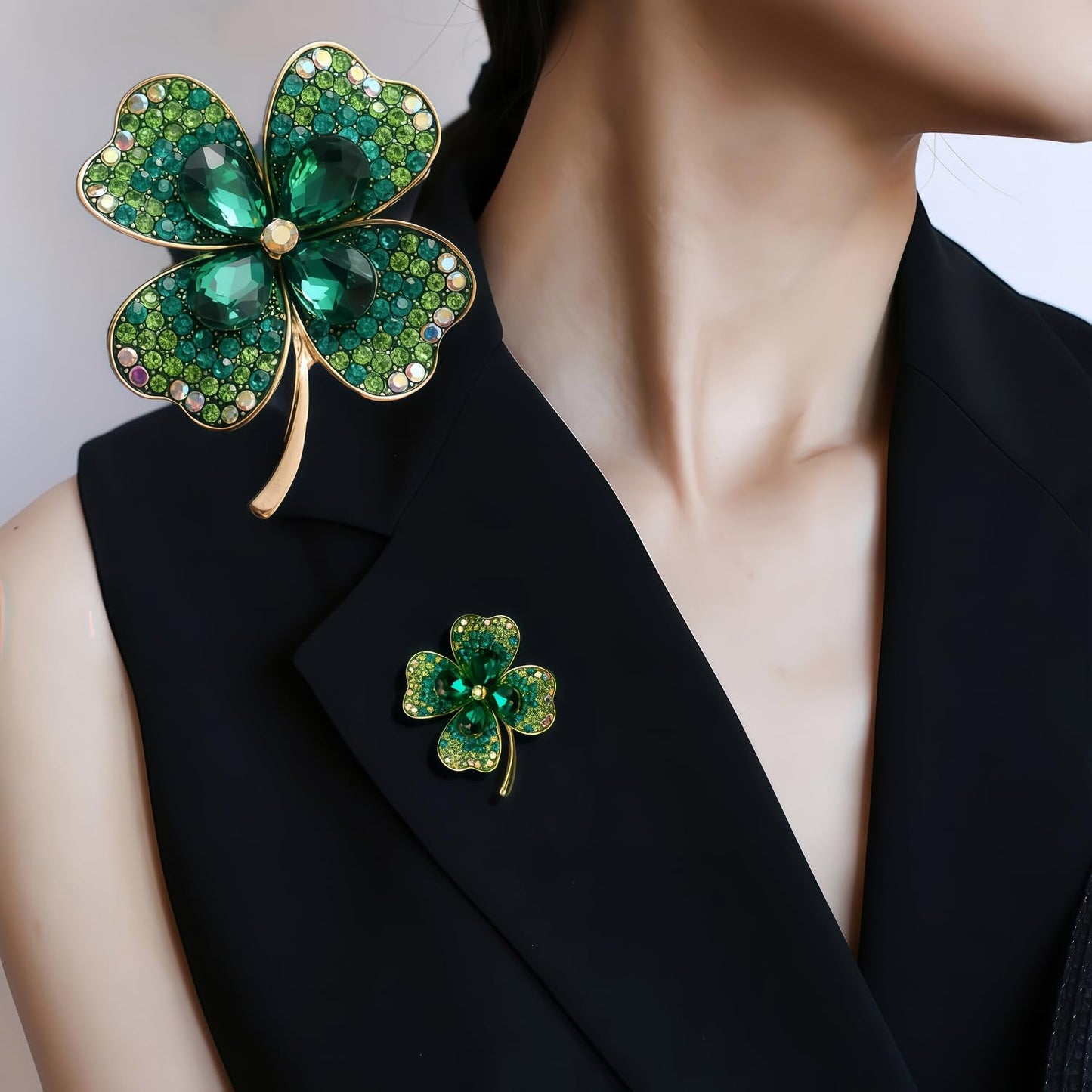 Yaximhozz 2pcs Rhinestone Green Four Leaf Clover Brooch Pin for Women Dress Elegant Stylish Crystal Brooches Fashion Accessories Pins Lapel Boutonniere Ideas Wedding Christmas Birthday Jewelry Easter Gift (06 Green/Gold)