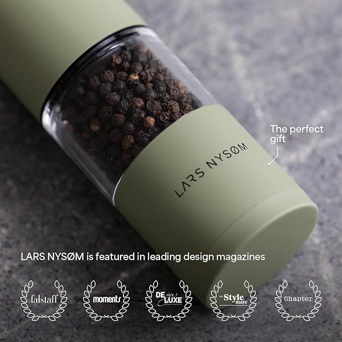 LARS NYSØM Salt and Pepper Grinder Set, Manual Salt and Pepper Mills with Adjustable Ceramic Grinder, Design Spice Shaker Set (Berry Red)