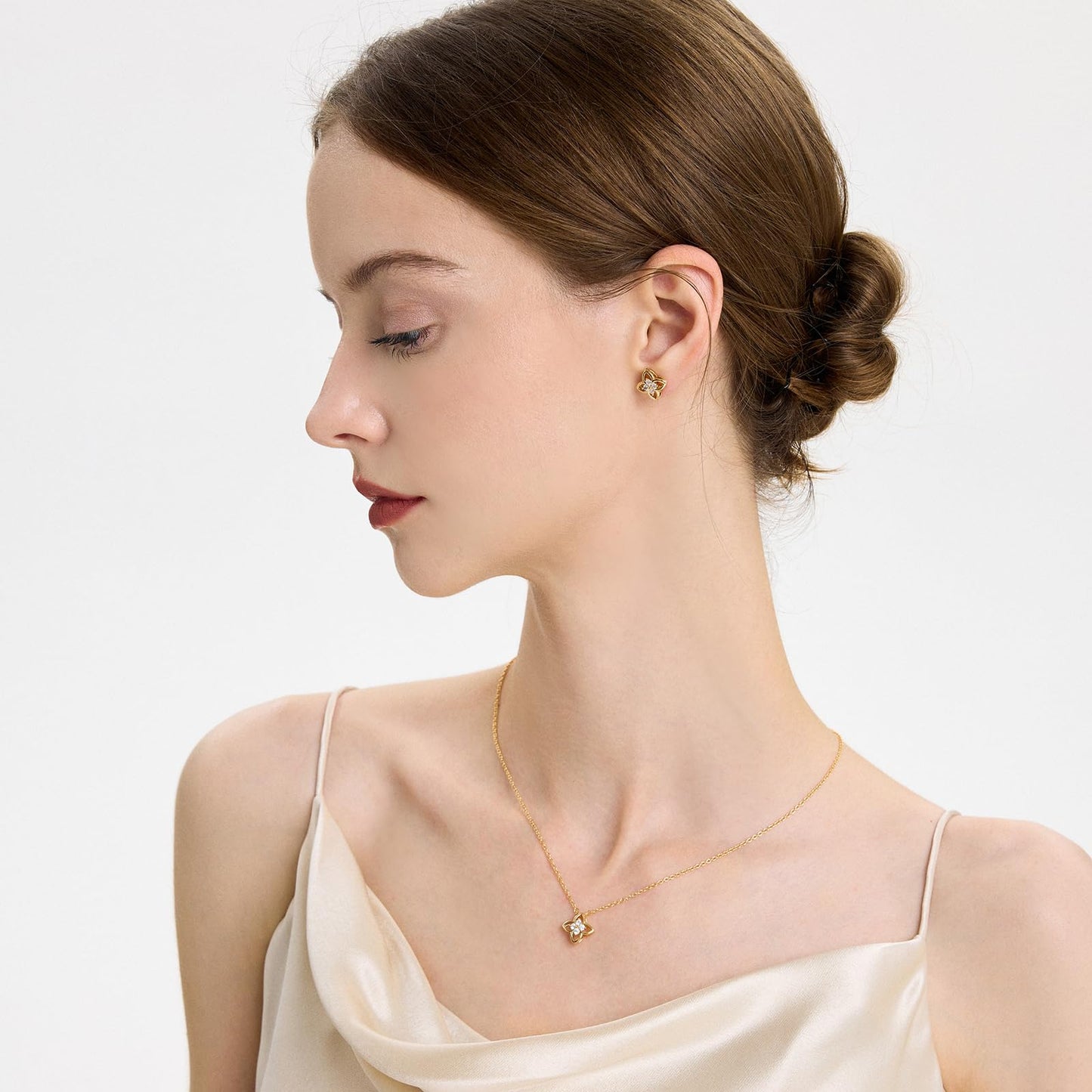 COBI T Bar Necklace for Women, Circle Pendant Necklaces Rhodium Plated &18K Gold Finished Four Leaf Clover | Link Chain Necklace with T-Bar Charm, Adjustable 18"+2" Dainty Jewelry Gift