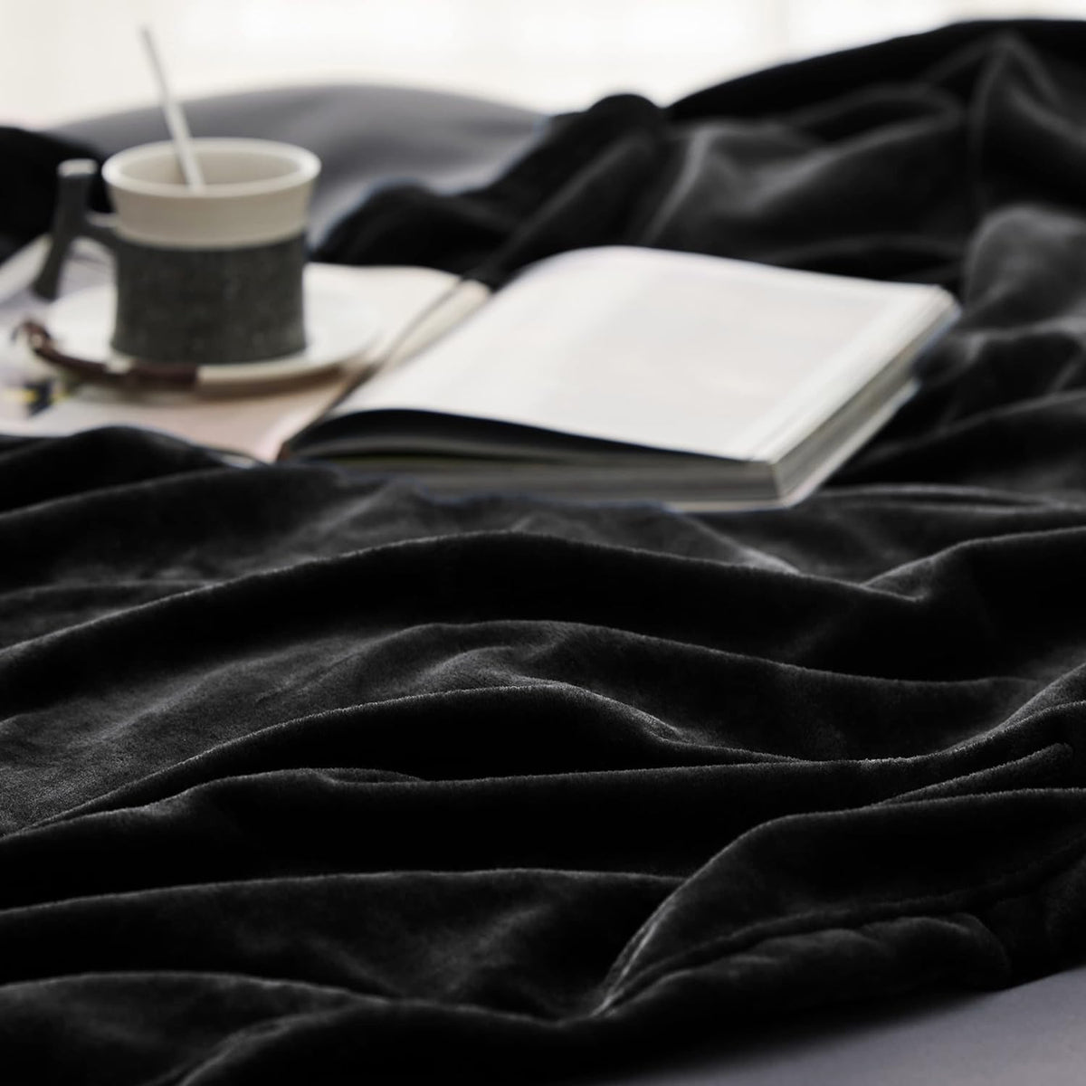 Bedsure Fleece Throw XL Blanket Black - 300GSM Soft Lightweight Plush Cozy Blankets for Bed, Sofa, Couch, Travel, Camping, 50x70 inches