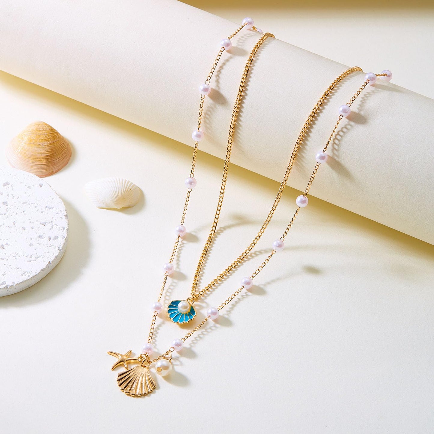 Gold Starfish Shell Necklace for Women Boho Layered Seashell Conch Shell Pearl Pendant Necklaces Set Bohemain Starfish Beach Necklaces Stack Beachy Summer Jewelry Outfits Accessories