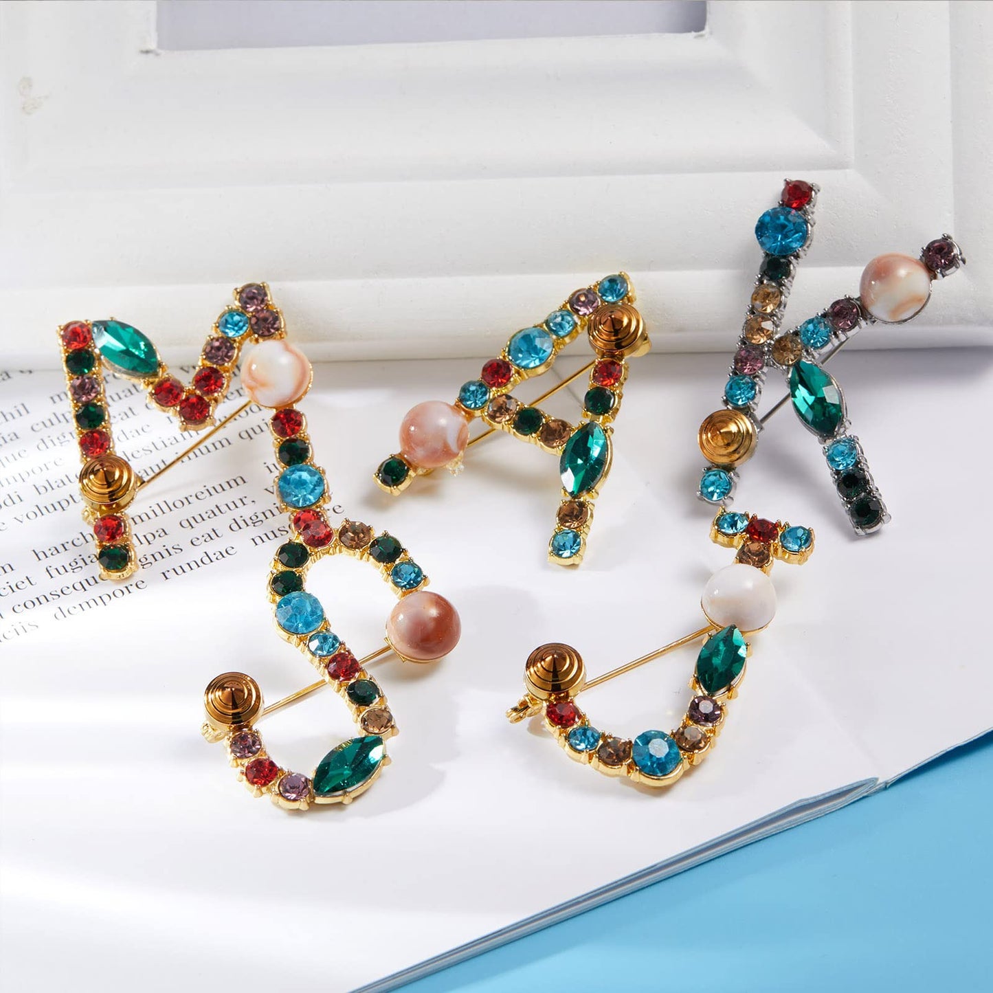 RINHOO Pearl Initial Brooch Pin Crystal A-Z 26 Alphabet Letters Brooch Colorful Enamel Breastpin Pin Jewelry for women Gifts (Gold-J)