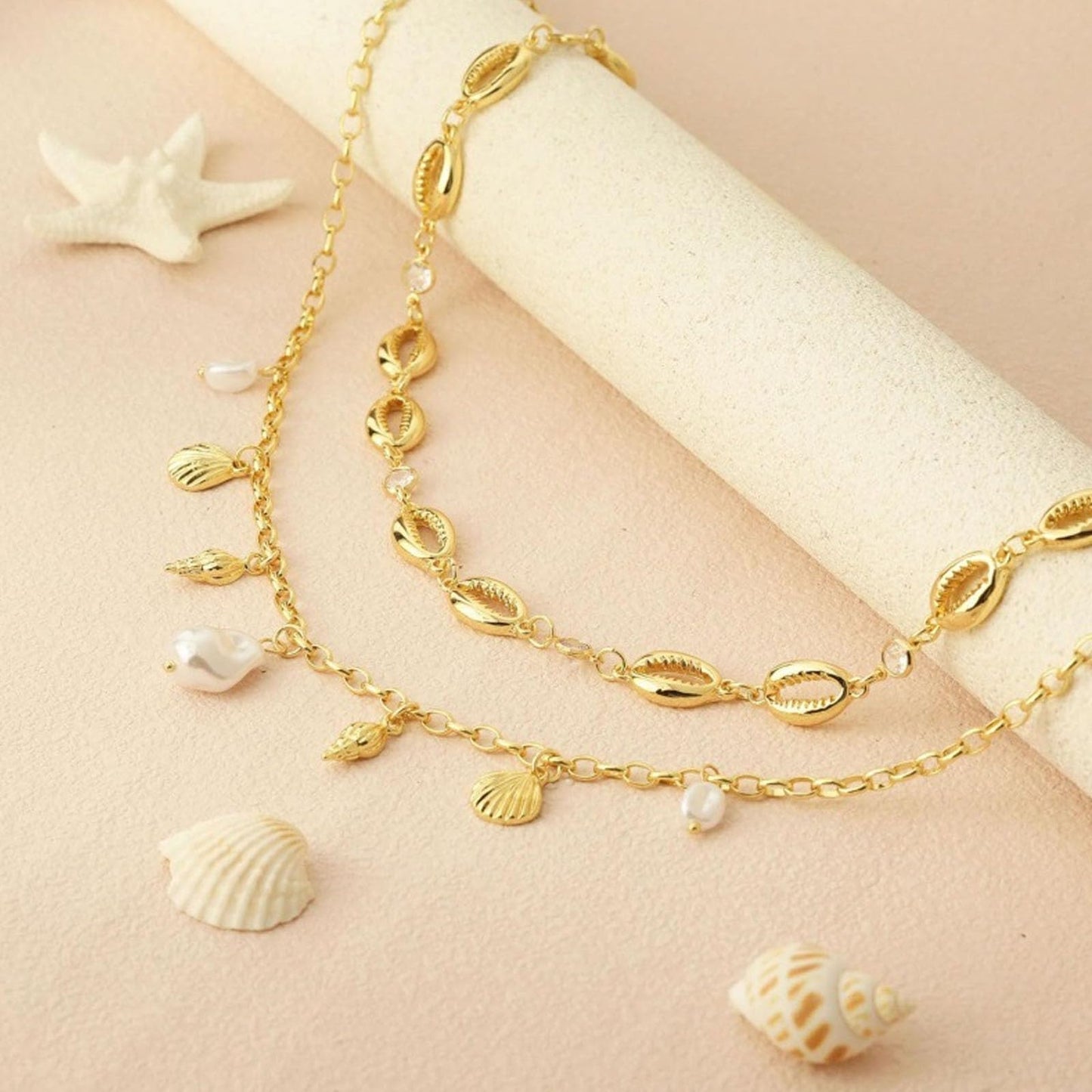 Gold Starfish Shell Necklace for Women Boho Layered Seashell Conch Shell Pearl Pendant Necklaces Set Bohemain Starfish Beach Necklaces Stack Beachy Summer Jewelry Outfits Accessories