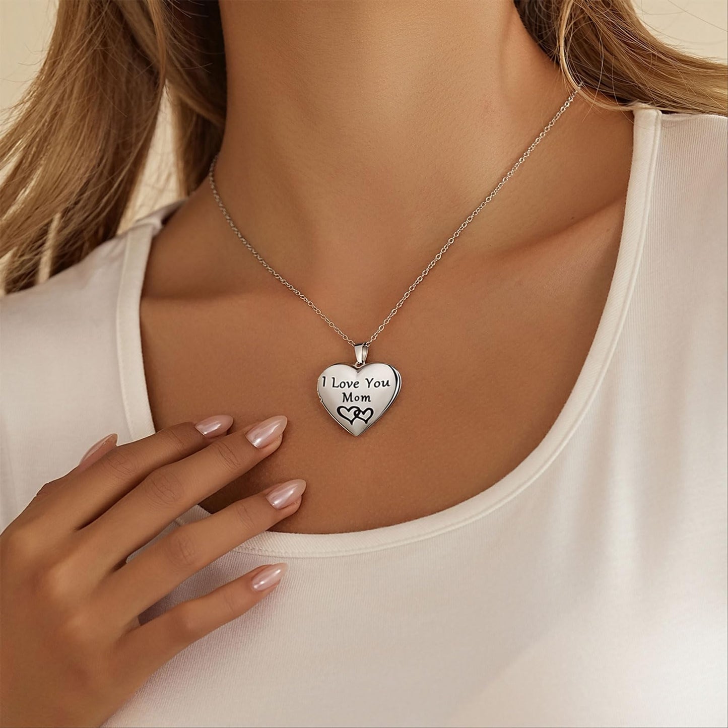 PHOCKSIN Mom I Love You Silver Locket Necklace for Women Heart Locket Necklace for Girls Photo Necklace With Picture Inside Mothers Day Gifts for Women