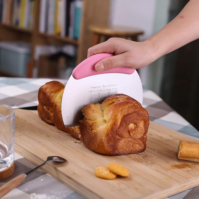 1 pcs Dough Pastry Scraper Chopper/Stainless Steel Dough Scraper Cutter with Ergonomic Rubber Non-Slip Grip/Dough Scraper Cutter/Pro Pastry Pizza Cutter Chopper (Pink)