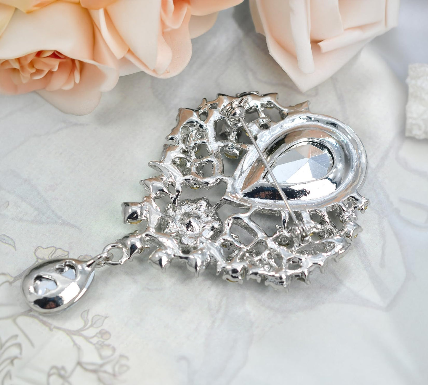 Gyn&Joy Vintage Inspired Crystal Clear Rhinestones Teardrop Flower Wedding Bridal Floral Brooch Pin