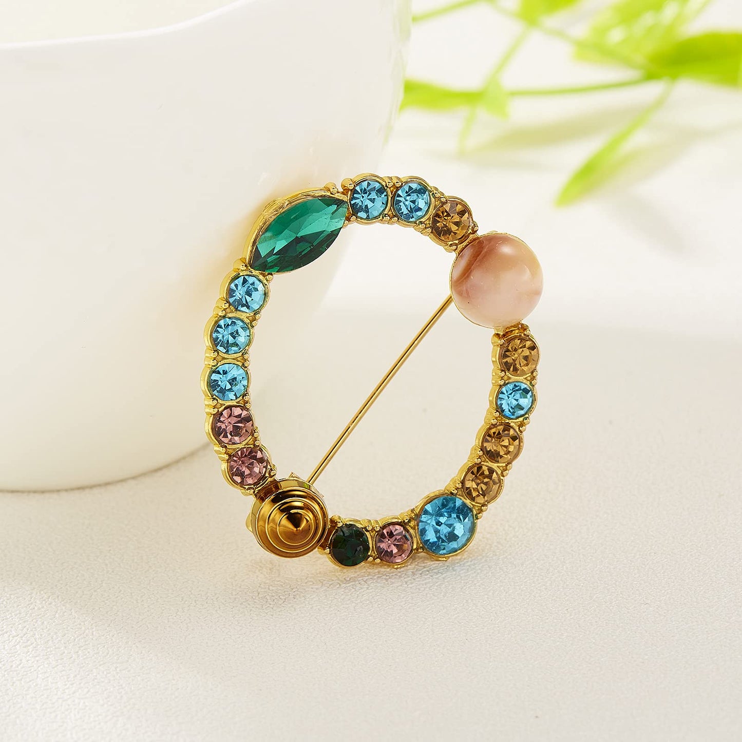 RINHOO Crystal Pearl Initial Brooch Gold Plated Enamel Colorful Letter Alphabet Breastpin Pin Jewelry for GIFTS (Gold O)
