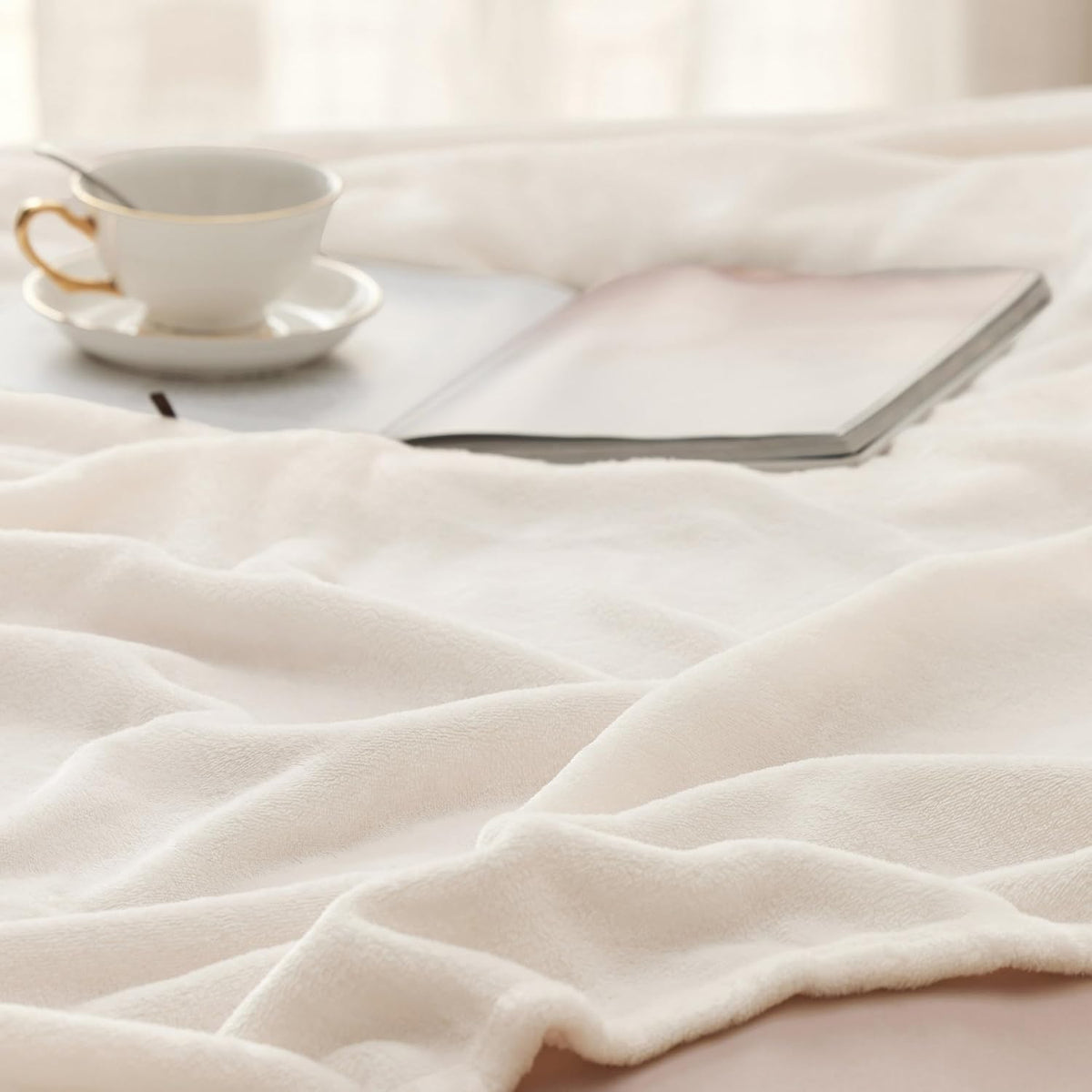 Bedsure Fleece Bed Blankets Full Size Cream - Soft Lightweight Plush Fuzzy Cozy Luxury Blanket Microfiber, 84x90 inches