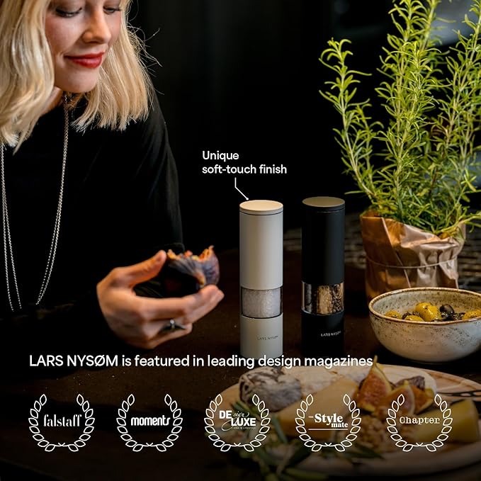LARS NYSØM Salt and Pepper Grinder Set Manual, Stainless Steel Salt and Pepper Mills with Adjustable Ceramic Grinder I Design Spice Shakers (Pine Green)