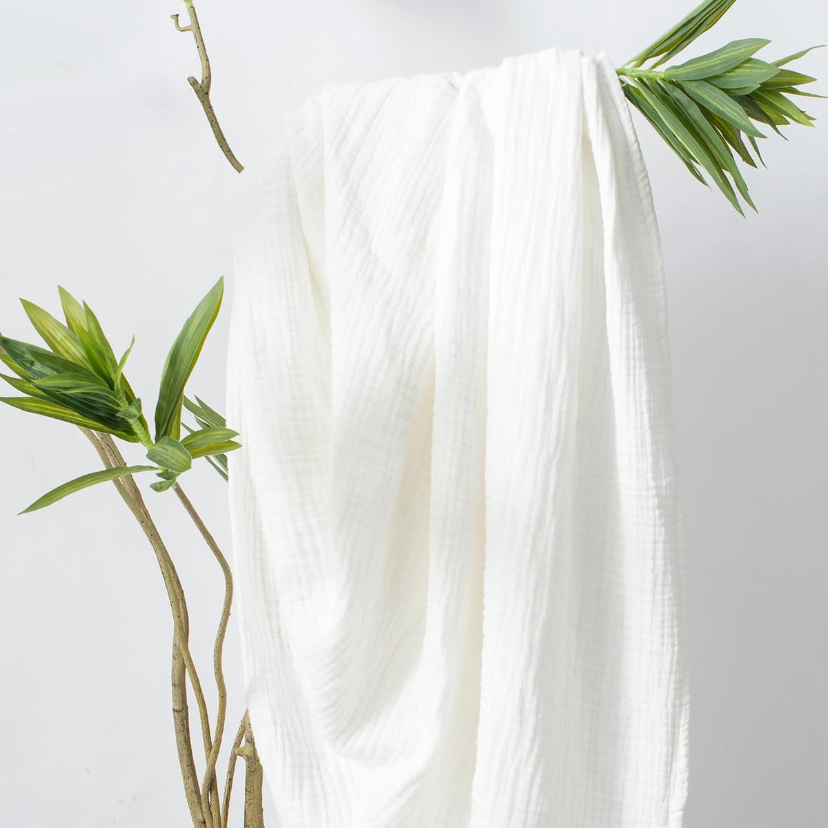Carriediosa 100% Cotton Muslin Throw Blanket 70" X 80" Twin Size，4-Layers Summer Gauze Throws for Bed Couch，Soft Lightweight Breathable Linen Blankets Bedspread for Adults All Season，White