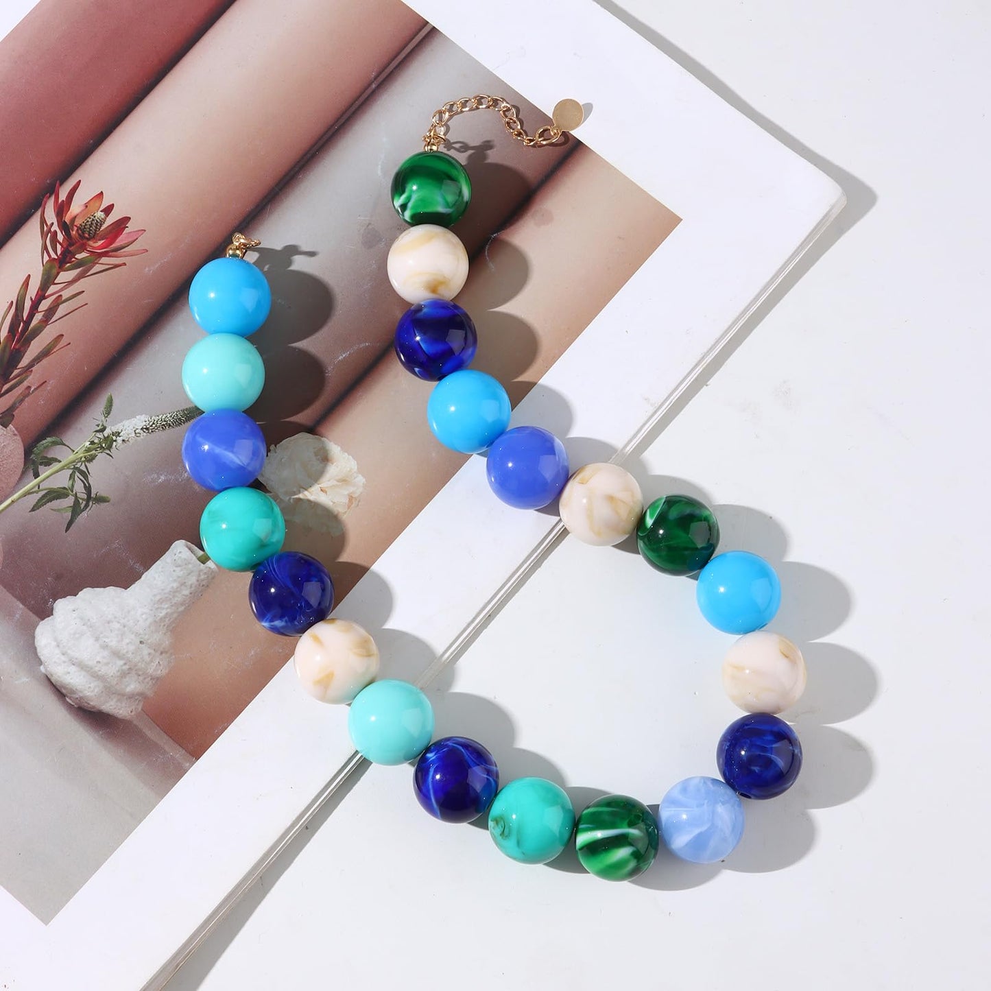 joymiao Chunky Bead Necklace for Women Colorful Resin Rainbow Beaded Necklace Boho Gemstone Large Beads Necklaces Summer Retro Jewelry