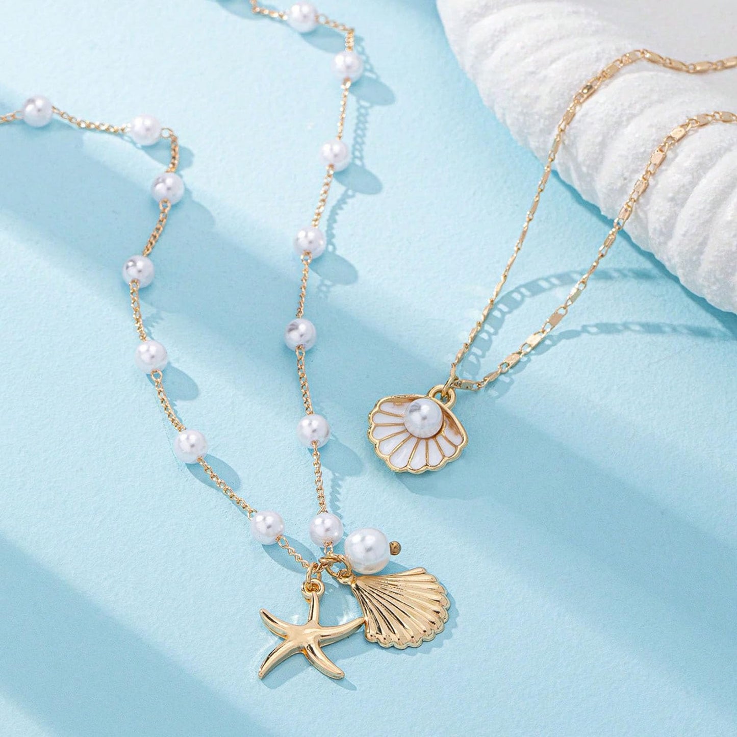 Starfish Shell Beach Necklace for Women Boho Gold Layered Seashell Necklace Conch Shell Pearl Mermaid Necklaces Beach Summer Essentials Jewelry Outfits