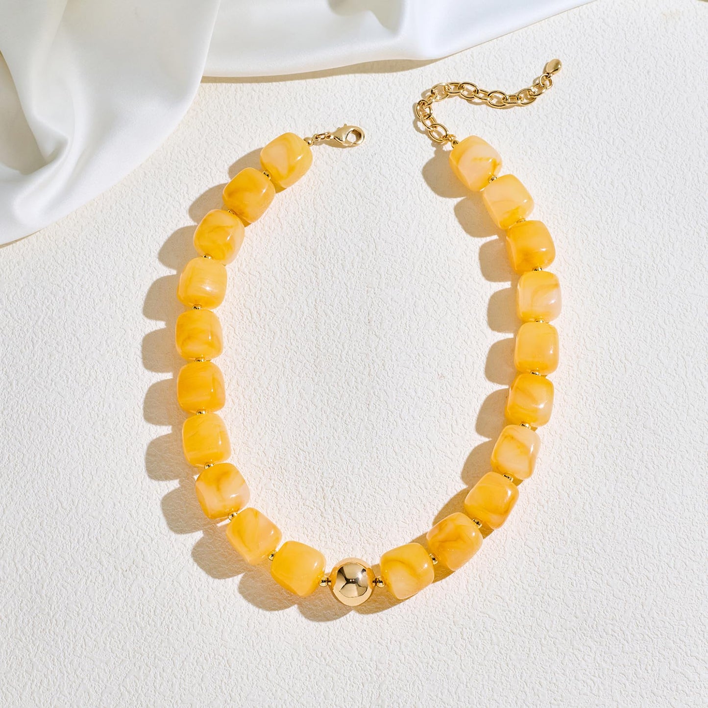 WOWORAMA Yellow Chunky Beaded Necklace for Women Yellow Large Square Resin Bead Necklaces Trendy Chunky Statement Choker Necklace Holiday Jewelry