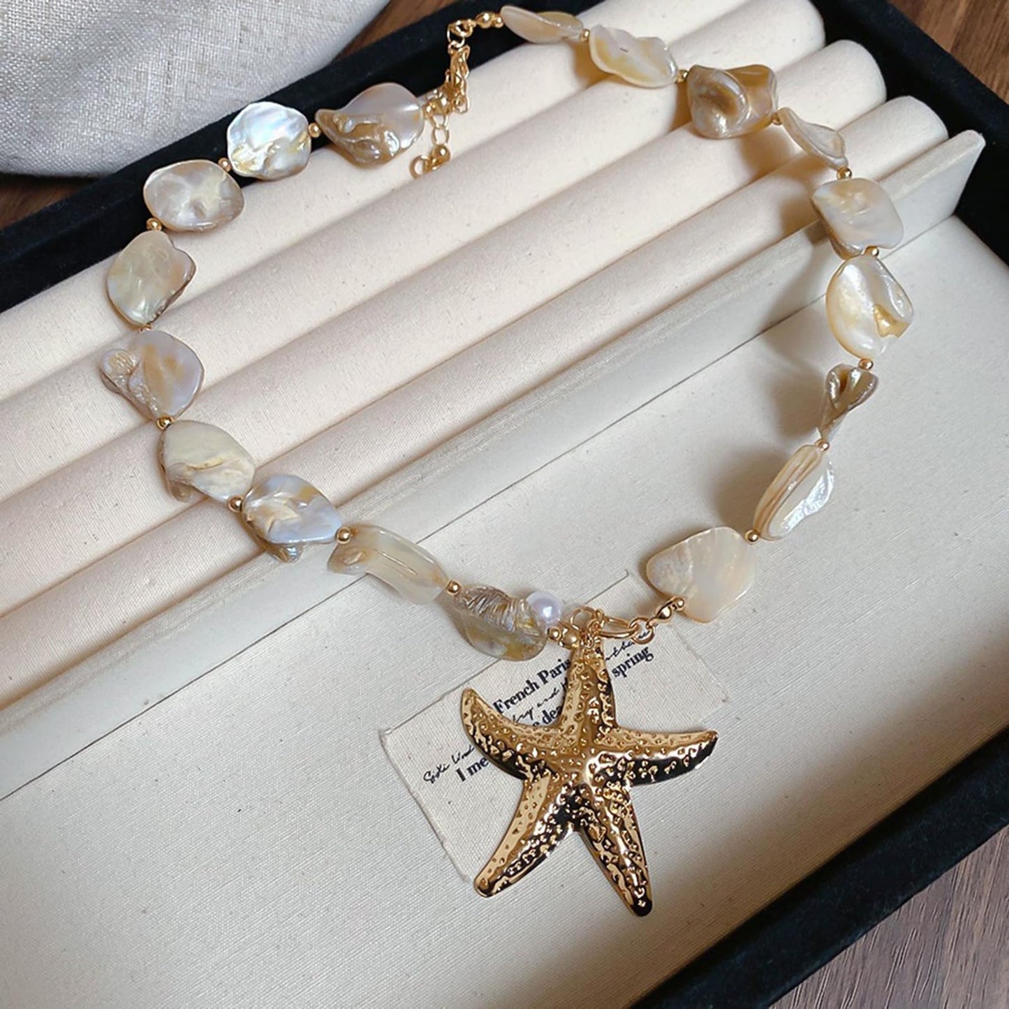 Chunky Shell Starfish Pendant Necklace for Women Colorful Seashell Star Statement Necklace Gold Baroque Freshwater Pearl Necklace Boho Lrregular Choker Memorial Necklace Summer Beach Costume Jewelry Accessories (A)