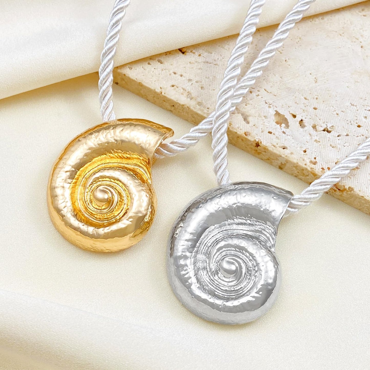 Frodete Starfish Necklace for Women Beach Necklaces Jewelry Layered Choker Drop Dangle Summer Vacation Outfits Theme Conch Seashell Accessories Ocean Pendant Dress Costume