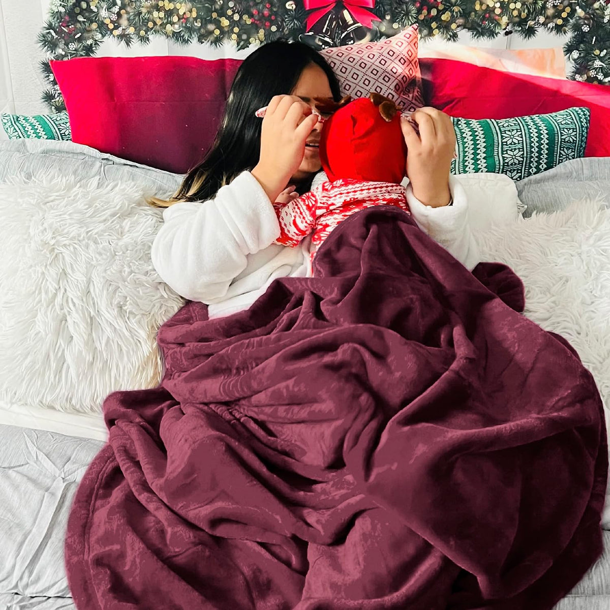 Bedsure Fleece Throw Blanket Burgundy Red - 300GSM Blankets for Couch, Sofa, Bed, Soft Lightweight Plush Cozy Throws for Toddlers, 50x60 inches
