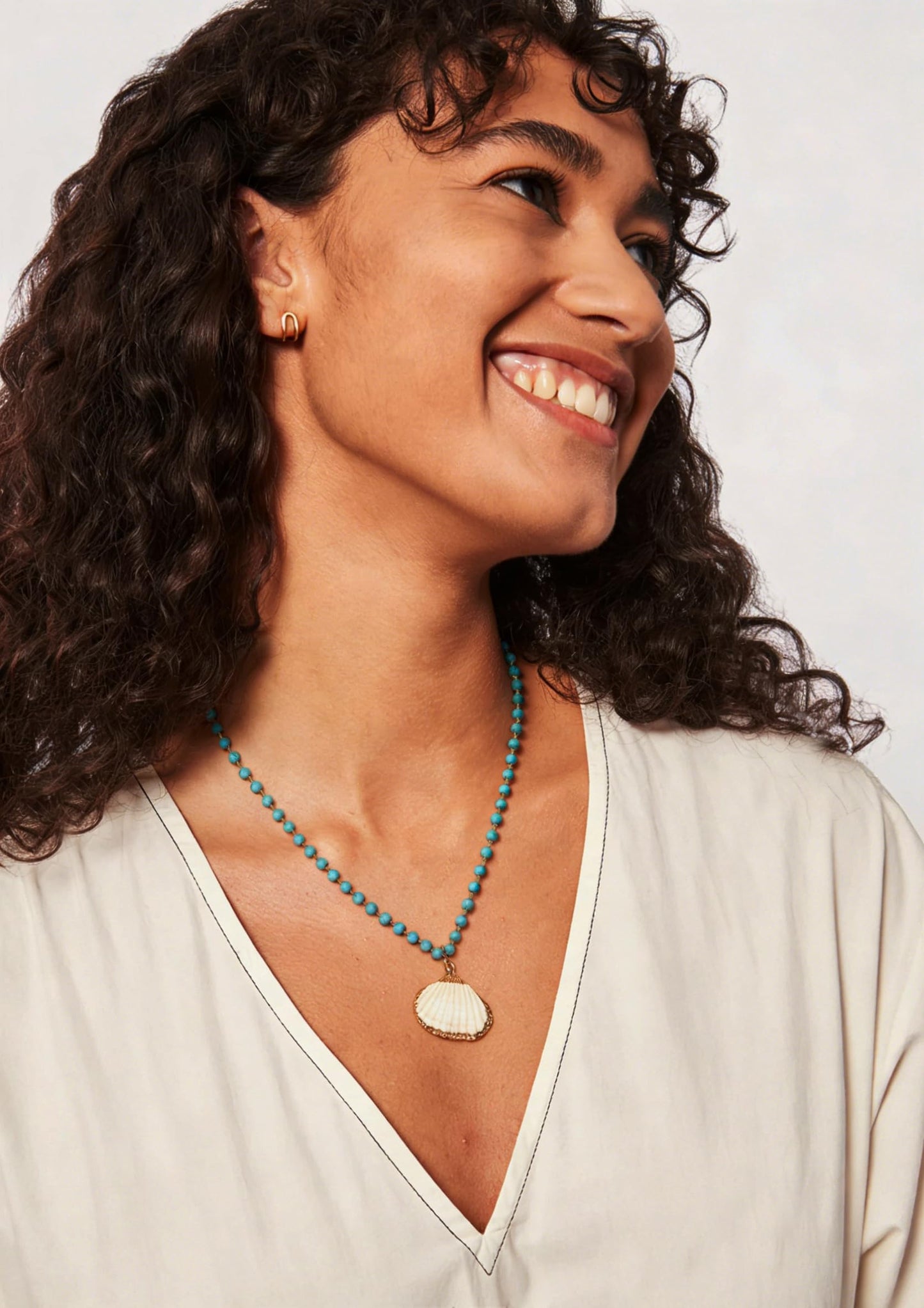 PEARLADA Boho Simulated Turquoise Beaded Necklace, Statement Shell Pendant Necklace, Adjustable Summer Beach Jewelry