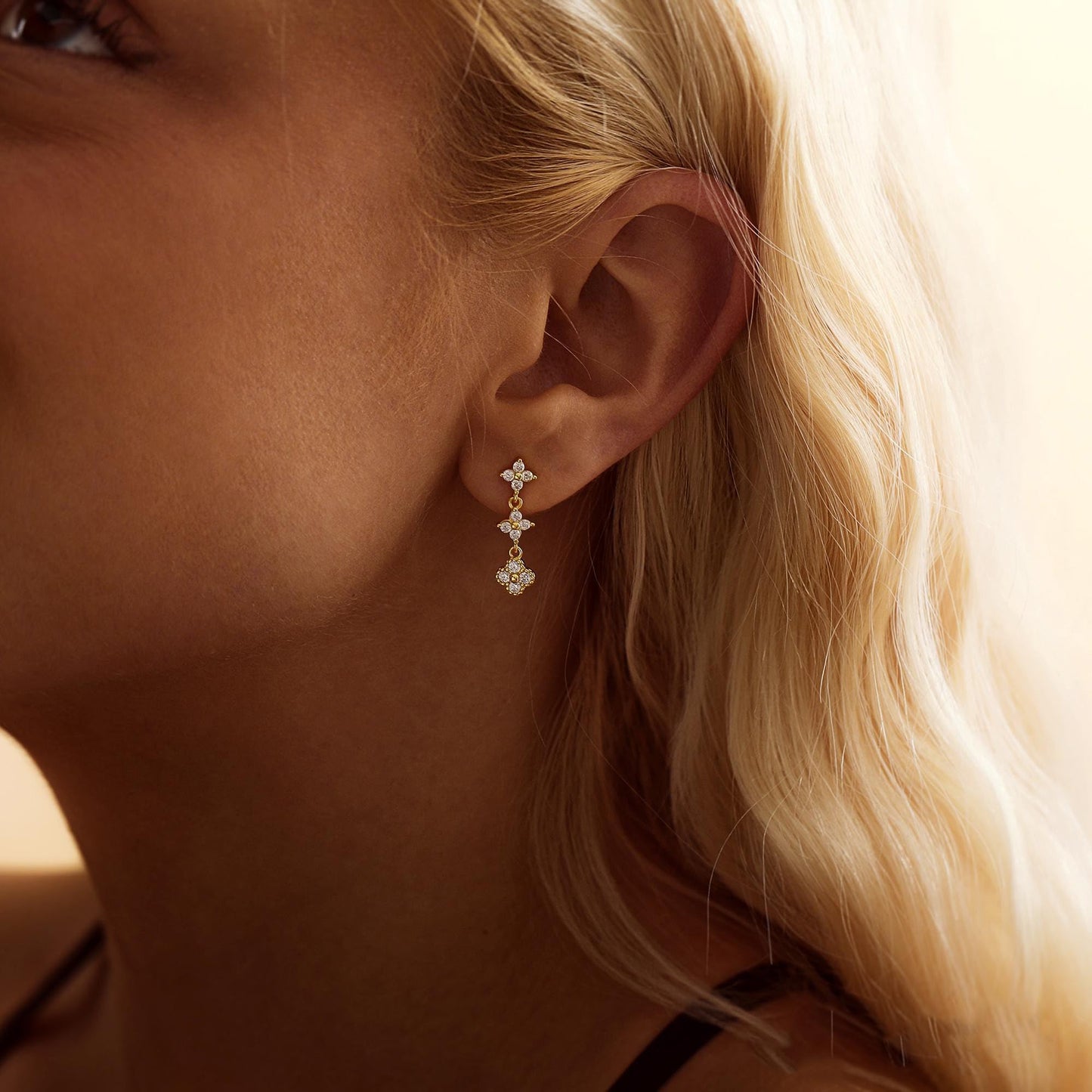 Voduim Dangle Earrings for Women, Dainty Wedding Earrings 14k Gold Plated Clover Drop Earrings for Women Trendy Cute Gold Earrings Long Dangling Rhinestone Earrings Unique Prom Jewelry for Women
