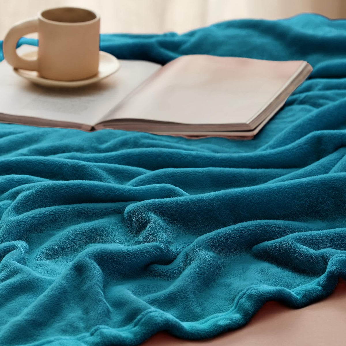 Bedsure Fleece Blankets Queen Size Teal - Bed Blanket Soft Lightweight Plush Fuzzy Cozy Luxury Microfiber, 90x90 inches