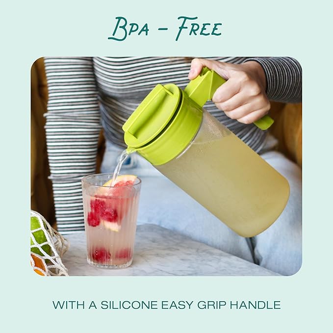 Takeya Airtight Pitcher - Durable BPA-Free Eastman Tritan Odor/Stain-Resistant Leakproof Lid for Iced Tea/Water Easy-Grip Silicone Handle Spill-Free Spout Fridge-Friendly Made in USA 1 Quart/Black