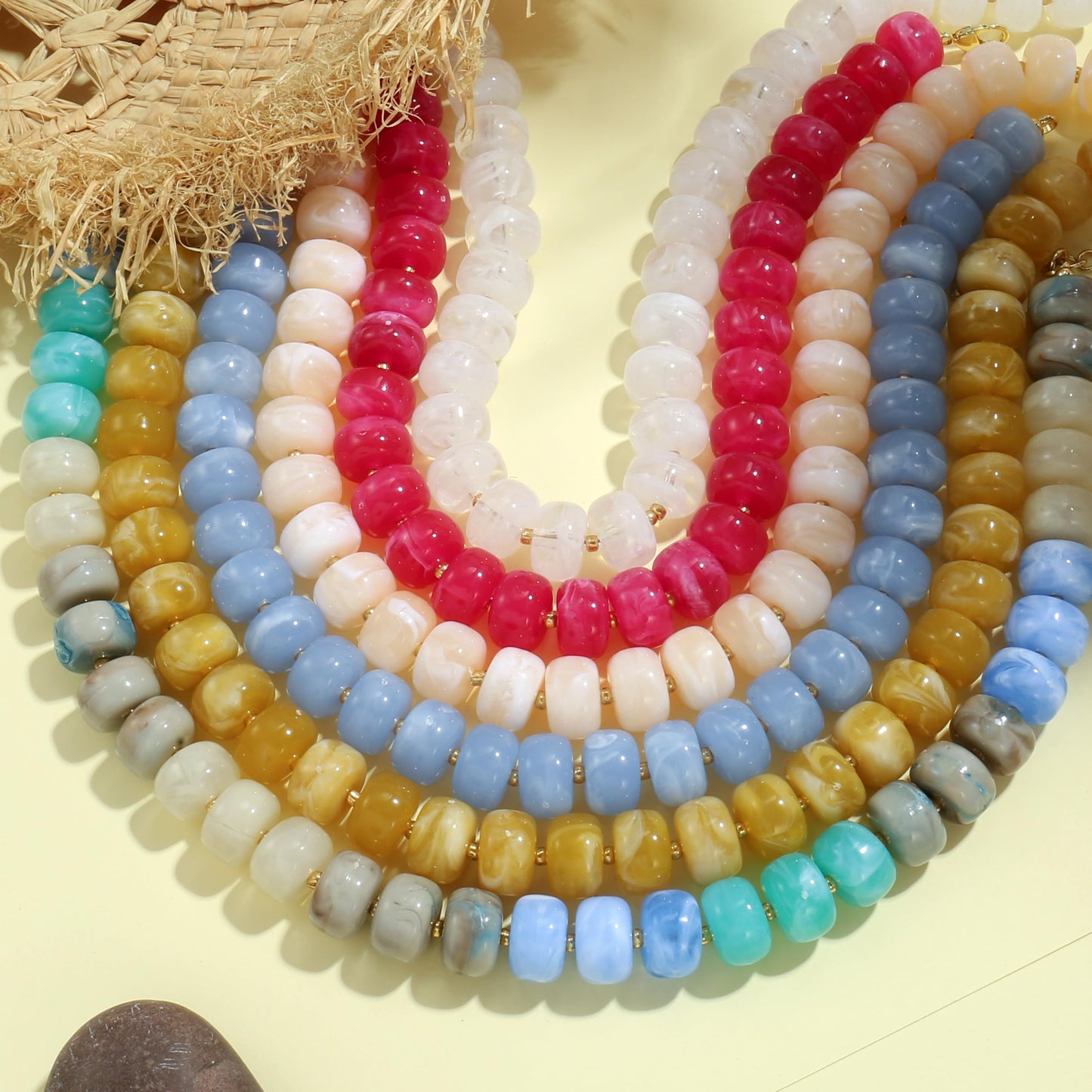 Badu Beige Chunky Beaded Necklace for Women,Acrylic Bead Choker Statement Necklace Cute Trendy Necklaces Jewelry Gifts