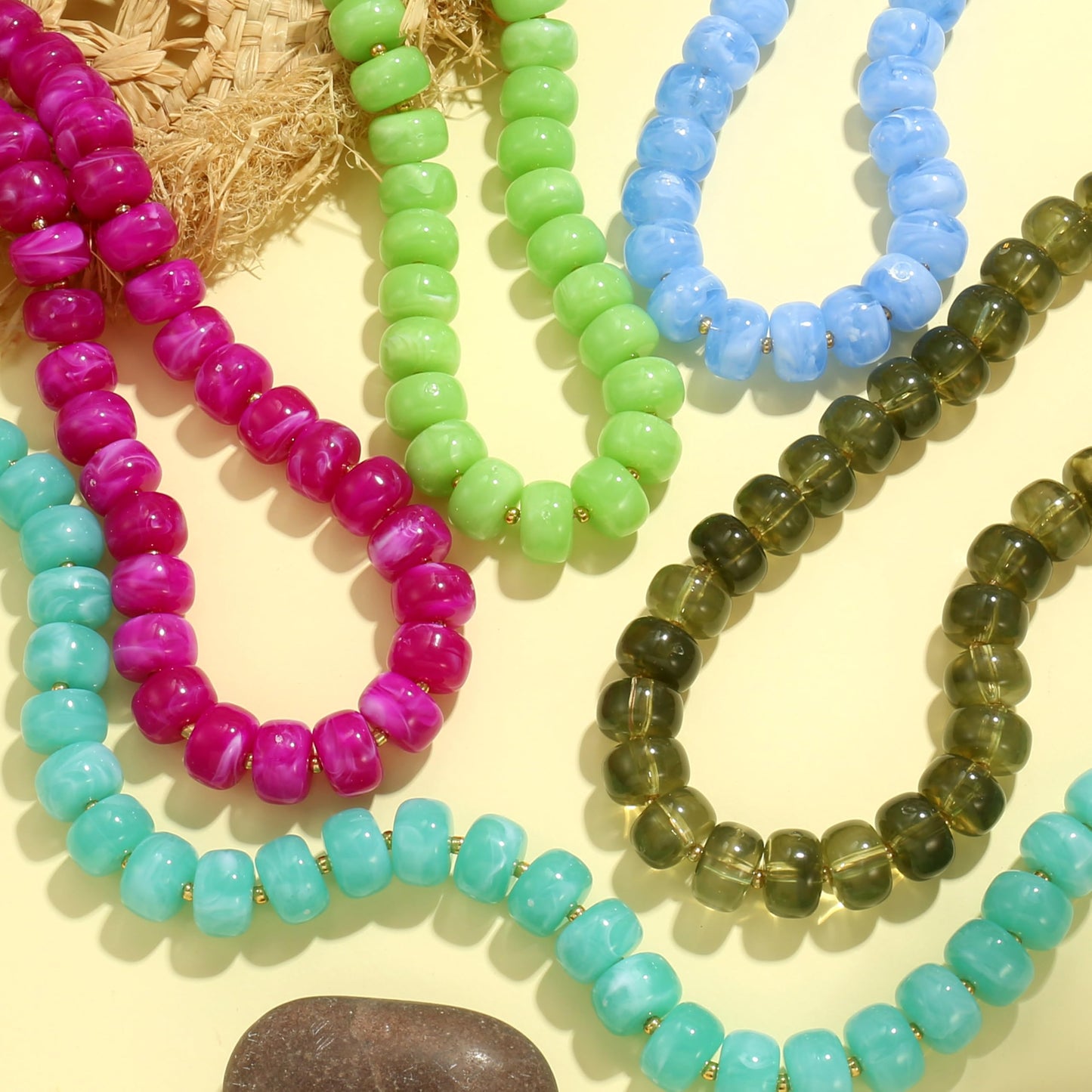 Badu Green Chunky Beaded Necklace for Women,Acrylic Bead Choker Statement Necklace Cute Trendy Necklaces Jewelry Gifts