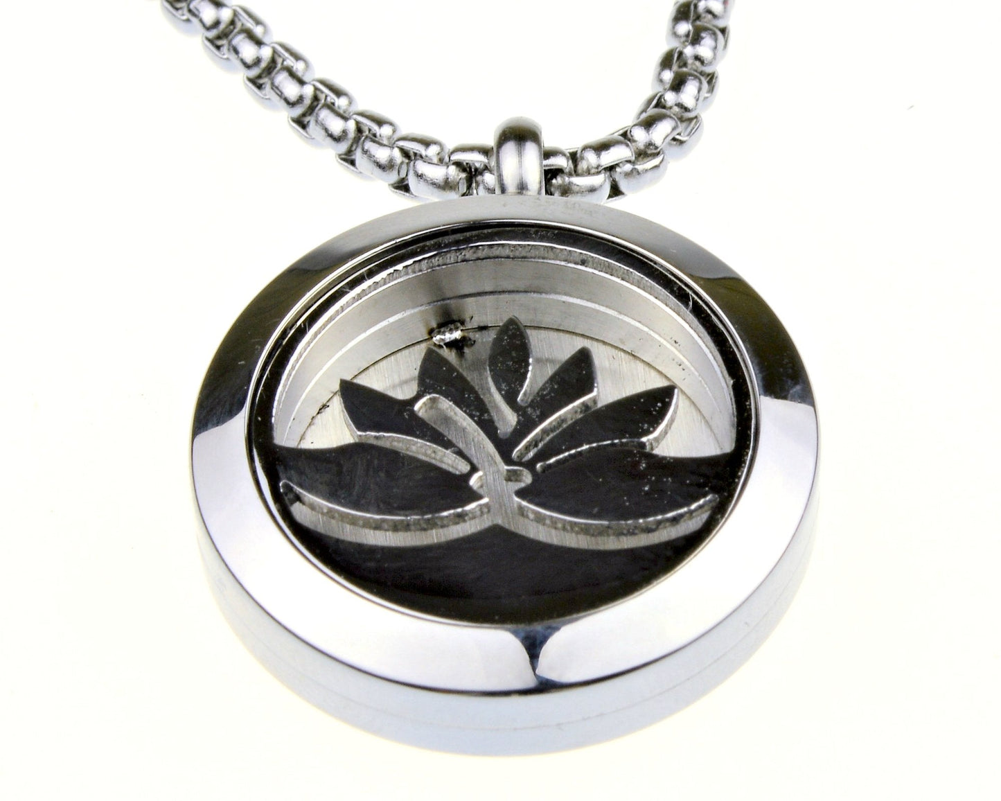 Wild Essentials Open Lotus Flower Essential Oil Diffuser Necklace, Stainless Steel Locket Pendant with 24 inch Chain, 12 Color Refill Pads, Customizable Color Changing Perfume Jewelry for Aromatherapy