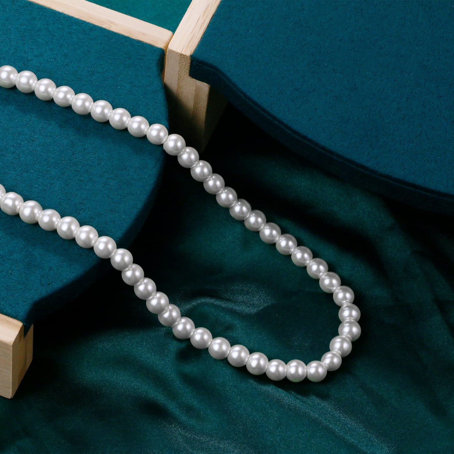 Sereney Pearl Necklaces for Women, 8mm Dainty Pearl Choker Necklaces as Handmade Prom Necklace for Wedding, 16'' to 19.5'' Adjustable Bridal Jewelry for Her Daughter as Round White Wedding Necklaces