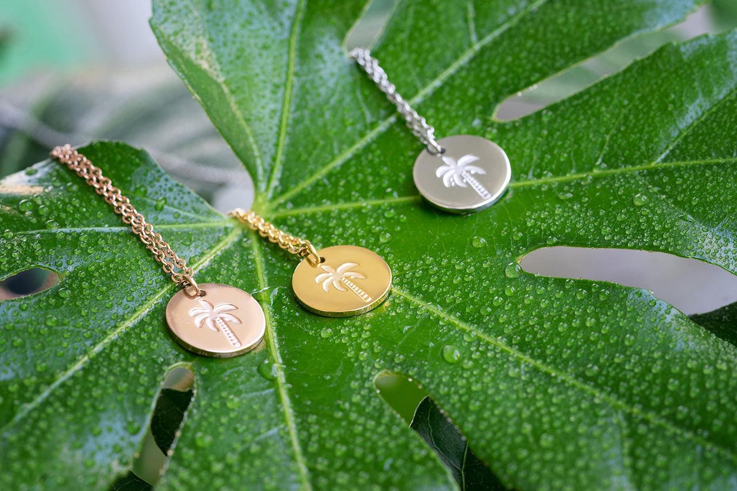 LUUK LIFESTYLE Feminine necklace for women with palm tree pendant and HAPPINESS card, modern and minimalist fashion accessory, holiday jewelry, travel lucky charm, Valentine’s Day, birthday, gold