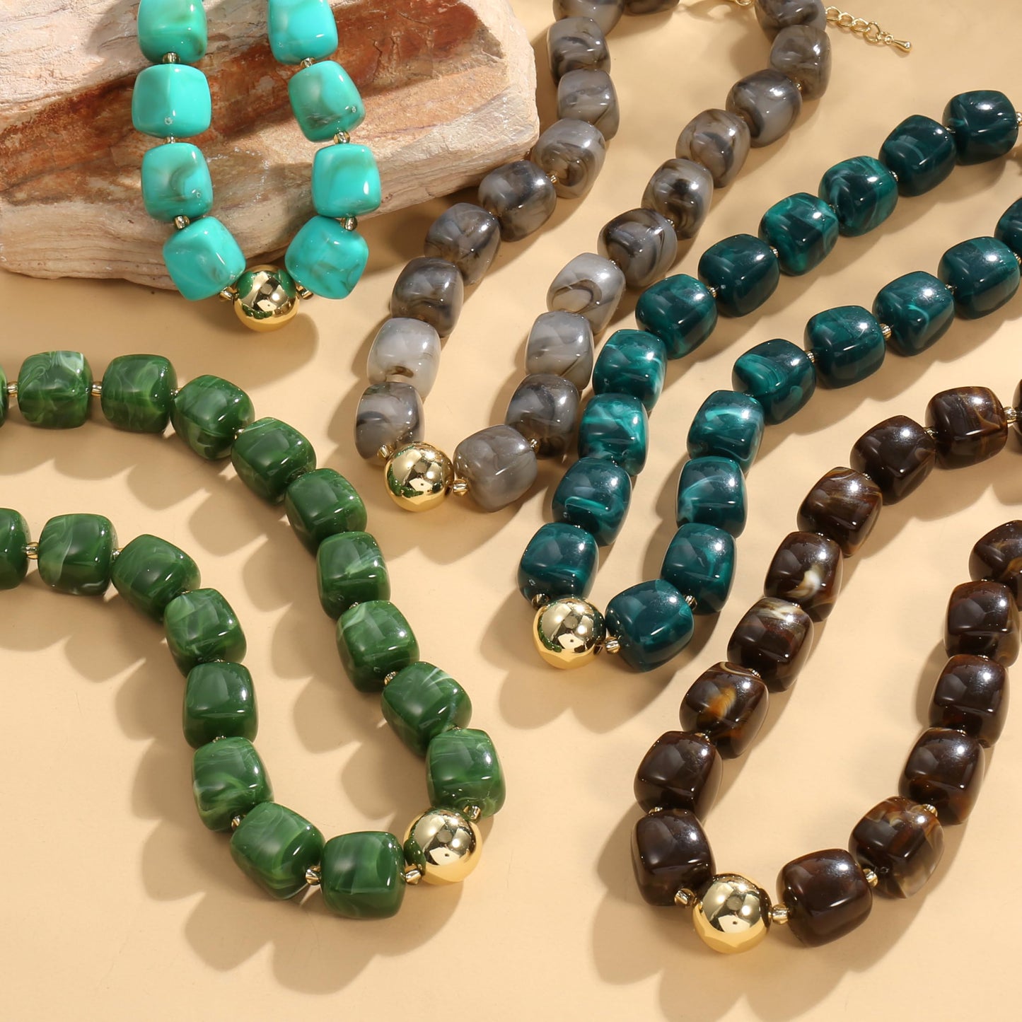 BREPINE Brown Chunky Necklaces for Women Multicolored Large Square Resin Beads Necklace Trendy Bold Statement Beaded Summer Candy jelly Vacation Choker