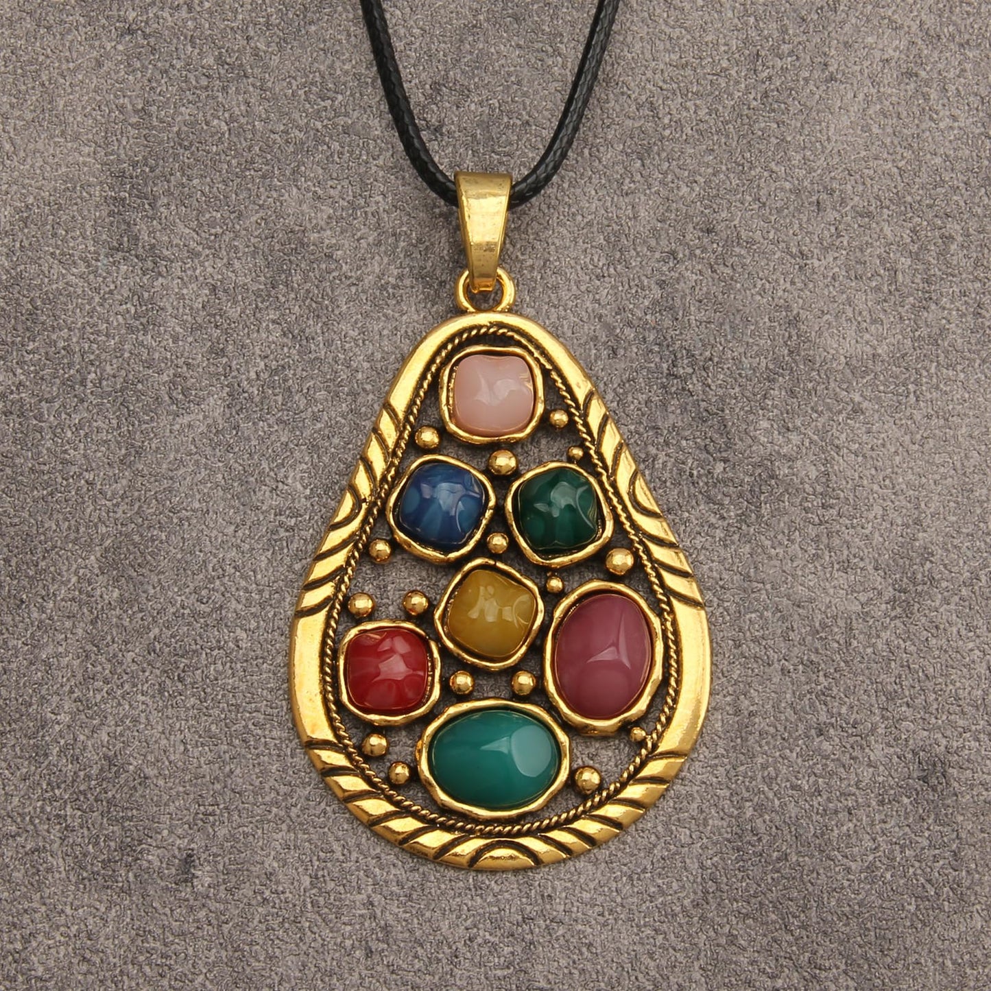 joymiao Bohemian Necklace Boho Pendant for Women Leather Choker Necklace Turquoise Jewelry for Women Trendy
