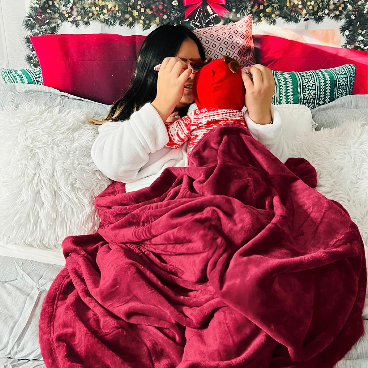 Bedsure Fleece Blanket Twin Size Red - 300GSM Lightweight Plush Fuzzy Cozy Soft Warm Blanket for Bed, Sofa, Couch, Travel, Camping, 60x80 inches