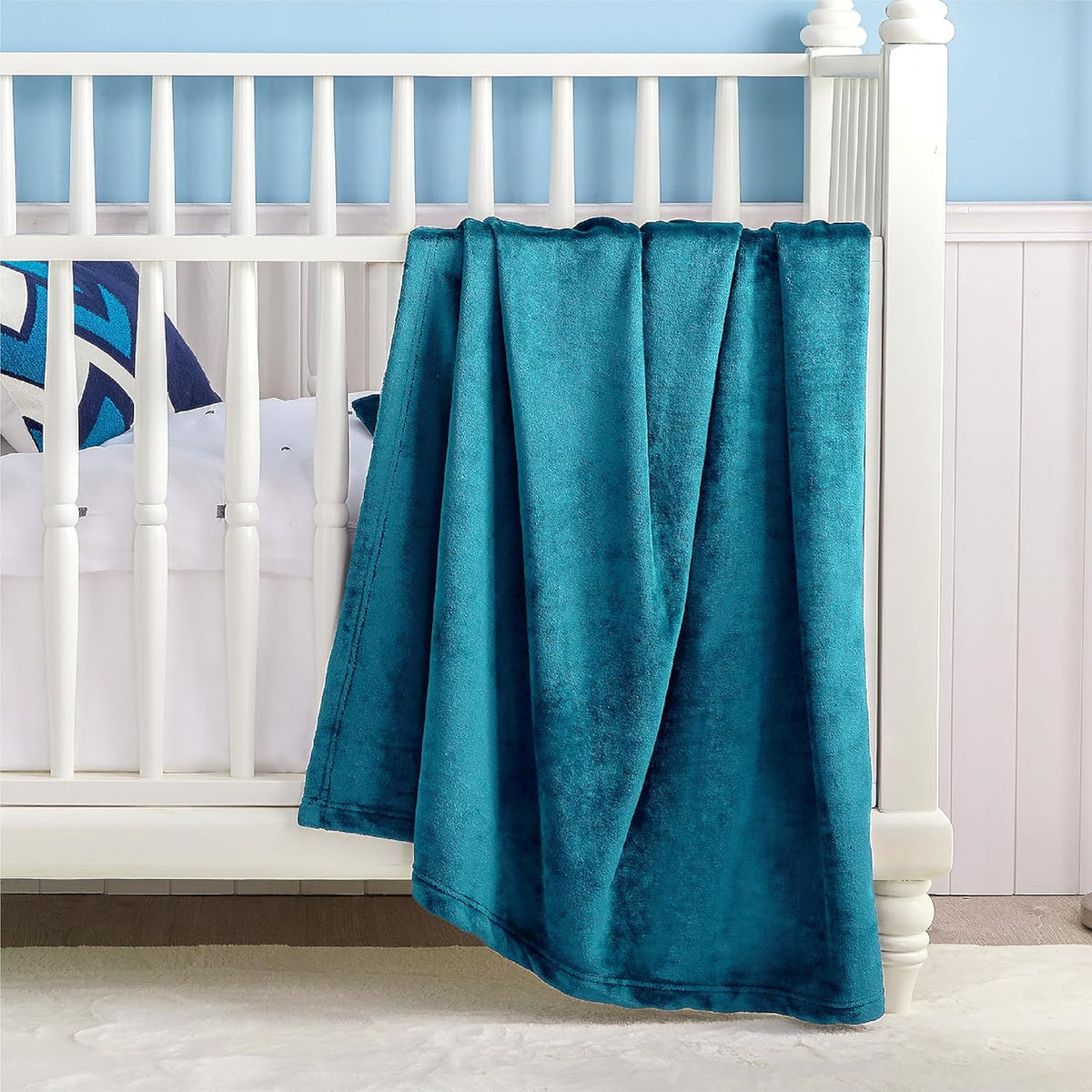 Bedsure Bedding Fleece Blanket for Girls and Boys - Soft Cozy Cute Small Throw Blankets for Travel, 43x55 Inches,Teal Blue