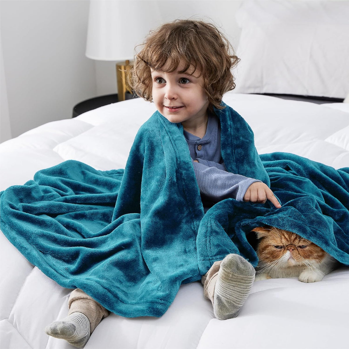 Bedsure Bedding Fleece Blanket for Girls and Boys - Soft Cozy Cute Small Throw Blankets for Travel, 43x55 Inches,Teal Blue