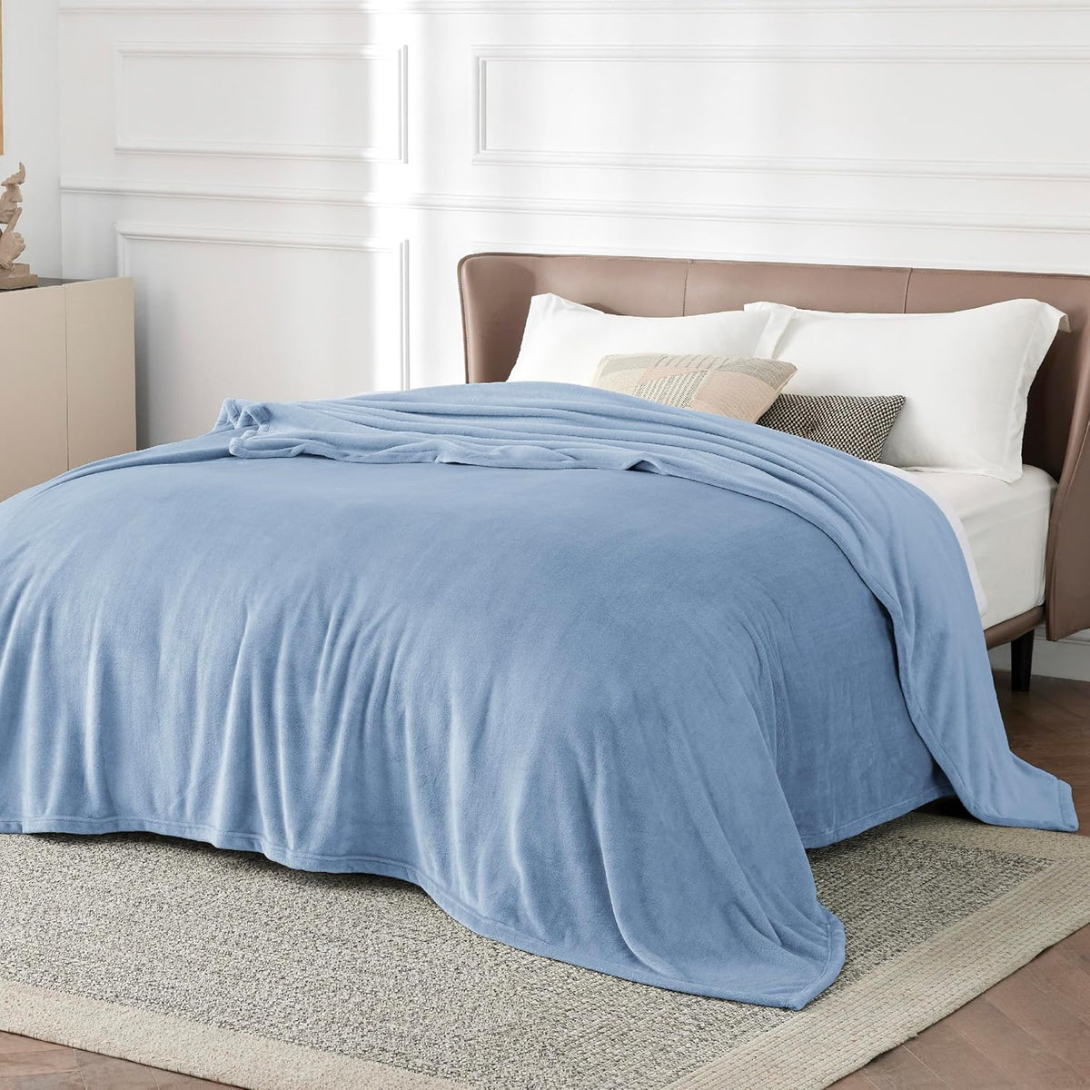 Bedsure Fleece King Size Blankets for Bed Light Blue - Soft Lightweight Plush Cozy Fuzzy Luxury Microfiber, 108x90 inches